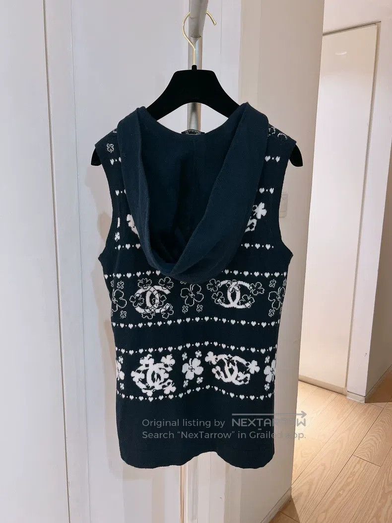 Chanel Chanel Double C clover cashmere sweater Size XS / US 0-2 / IT 36-38 - 2 Thumbnail