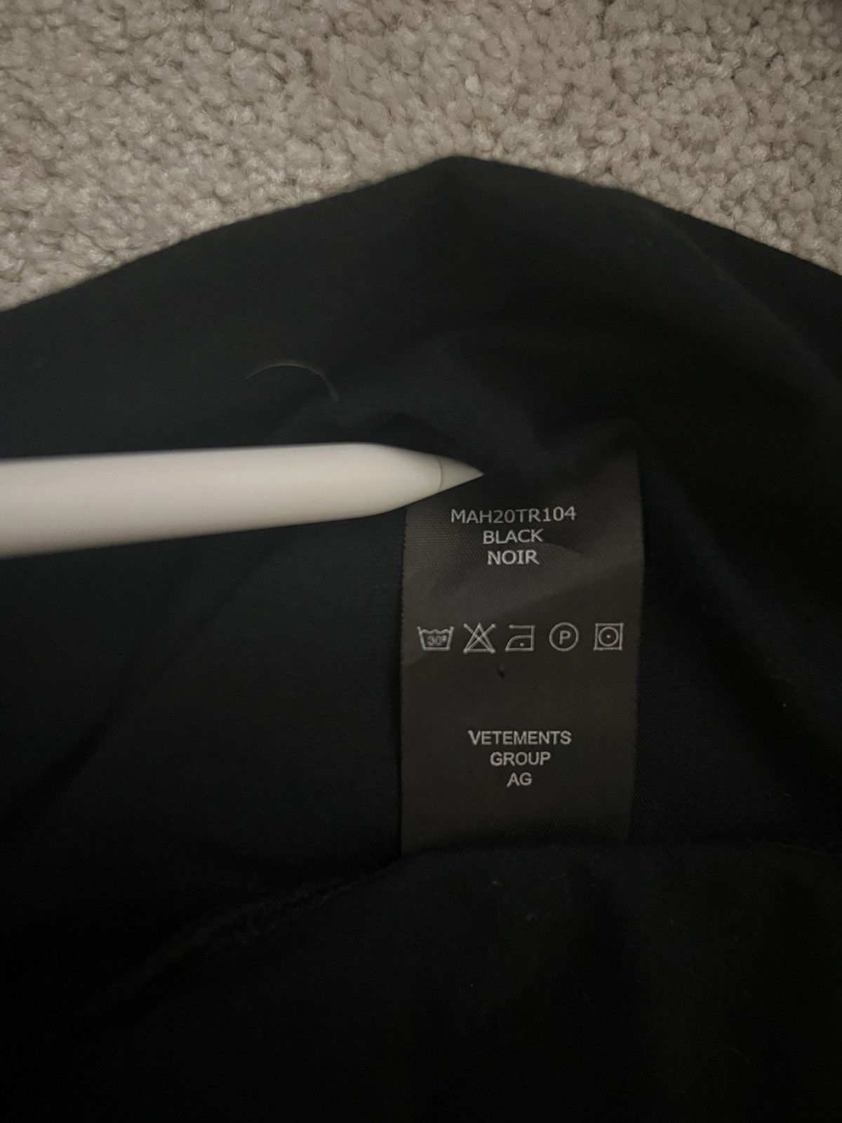 Vetements Vetements warning longsleeve Size US S / EU 44-46 / 1 - 6 Thumbnail