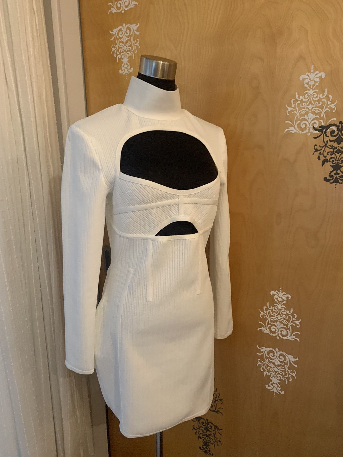 Designer White Cut Out Bodycon Mini Dress Size M / US 6-8 / IT 42-44 - 6 Thumbnail