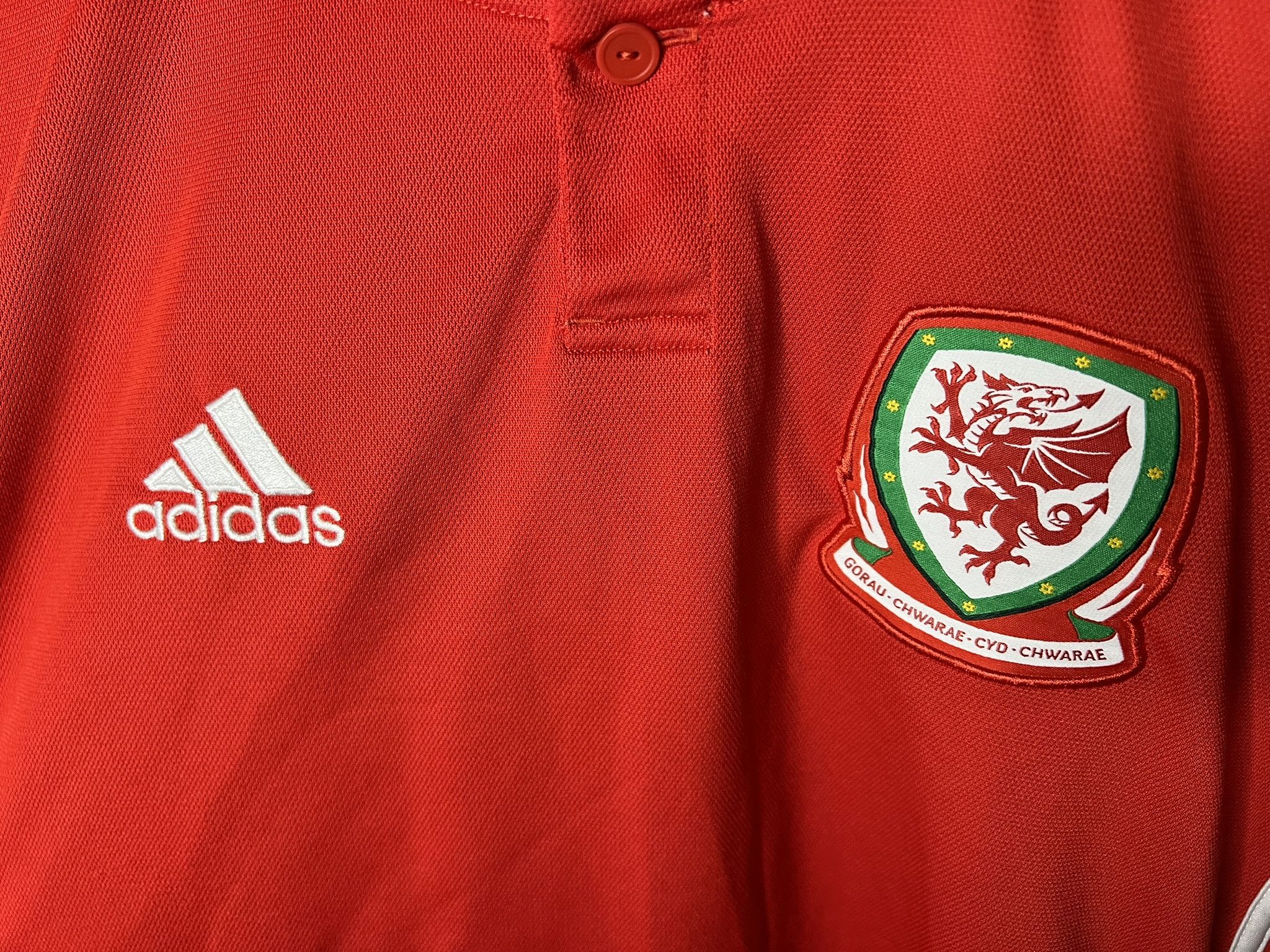 Adidas WALES TEAM 2018 2020 HOME FOOTBAL SHIRT SOCCER JERSEY Size US S / EU 44-46 / 1 - 3 Thumbnail