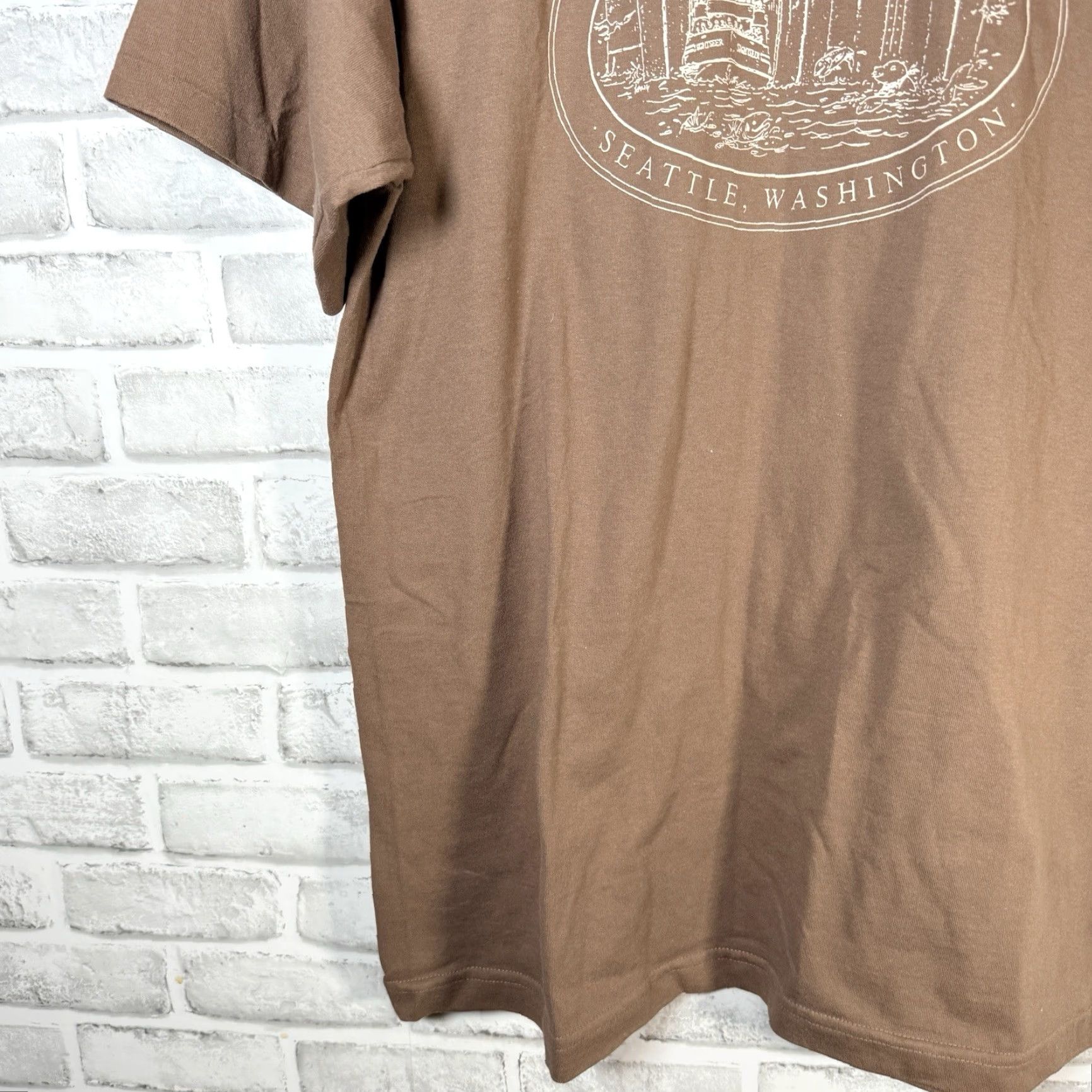Vintage VINTAGE Murina ARGOSY Seattle T-Shirt Mens Size L Brown USA Graphic 90s Single Stitch Cotton Shirt Mens Size US L / EU 52-54 / 3 - 3 Thumbnail