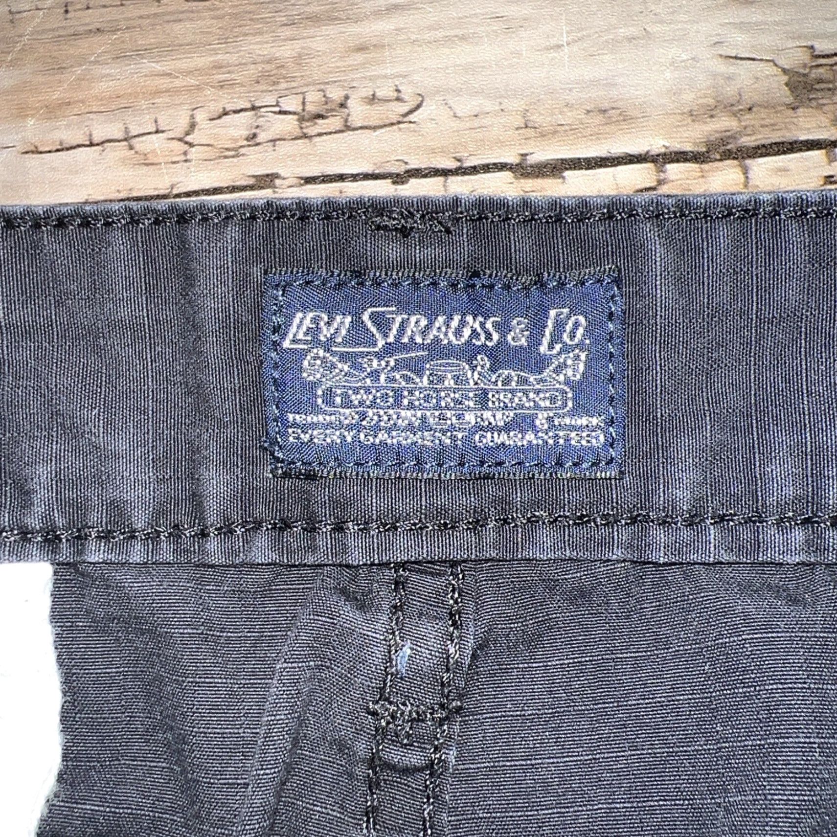 Levi's VINTAGE Levi's Cargo Shorts Navy Blue Men 36 Cargo Mens Blue 36 Levi's Nike? Size US 36 / EU 52 - 5 Thumbnail