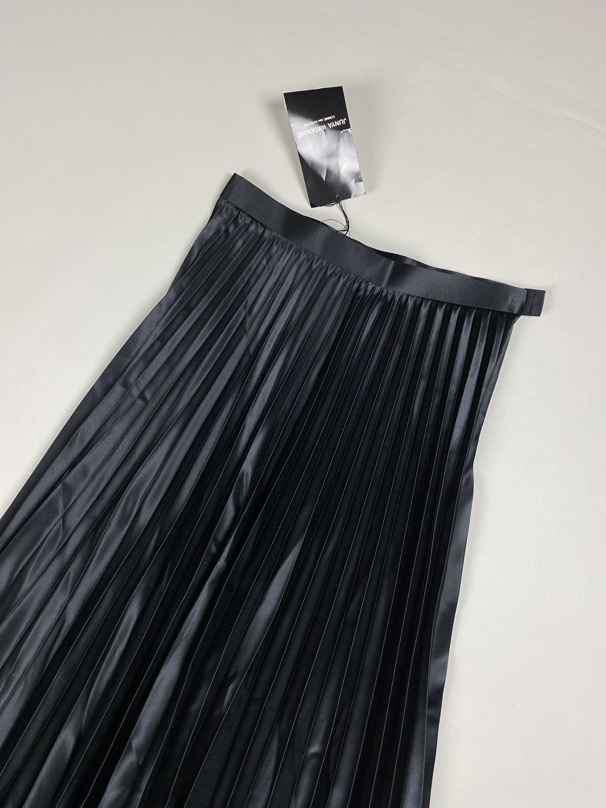Comme des Garcons BNWT! Junya Watanabe Comme Des Garçons Ladies Pleated Skirt Size 25" / US 0 / IT 36 - 4 Thumbnail