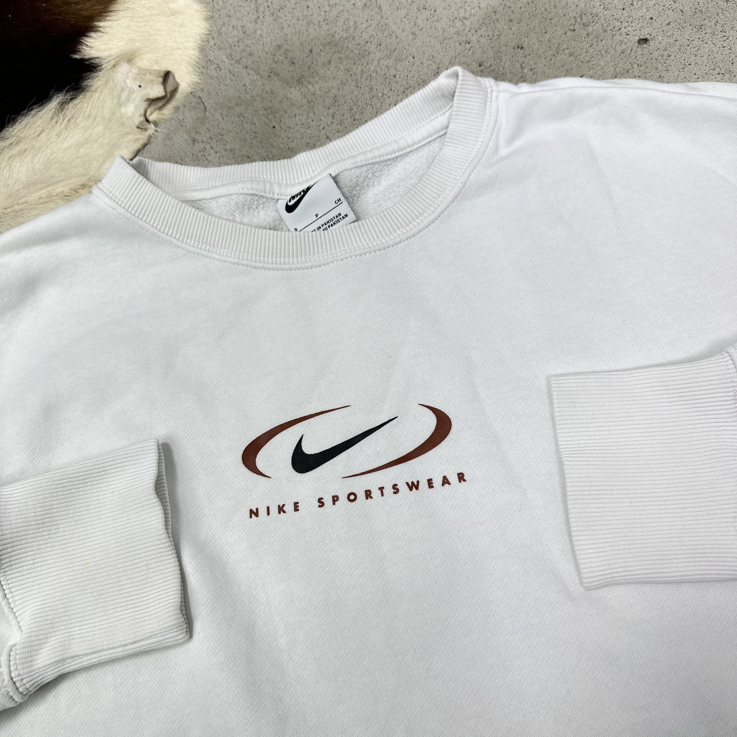 Nike Vintage Sporty Streetwear Skater Nike Sweatshirt Y2K Size US S / EU 44-46 / 1 - 4 Thumbnail
