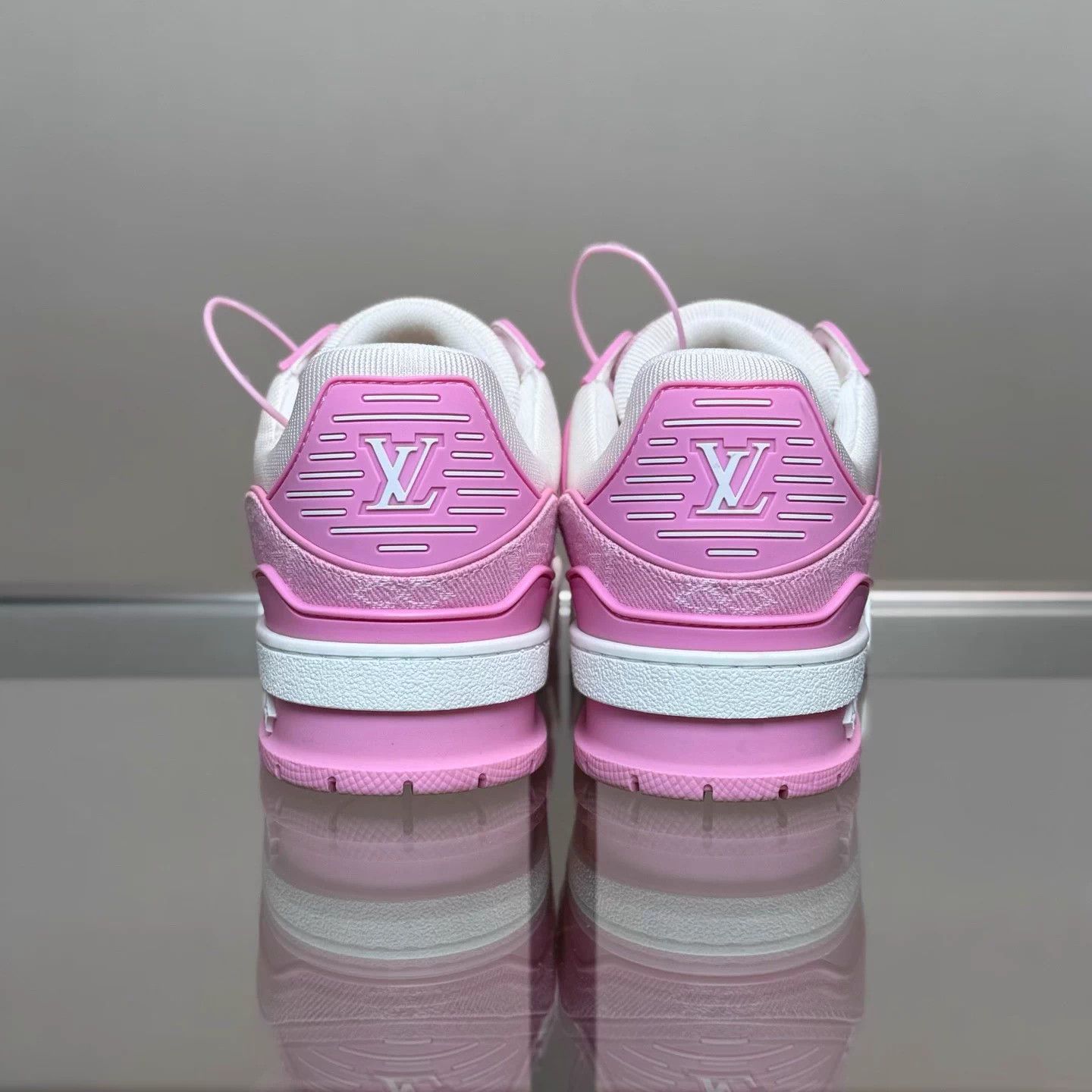 Louis Vuitton LV Trainer 25 White Pink Denim Sneakers EUR 36.5 99 Size US 5.5 / IT 35.5 - 4 Thumbnail