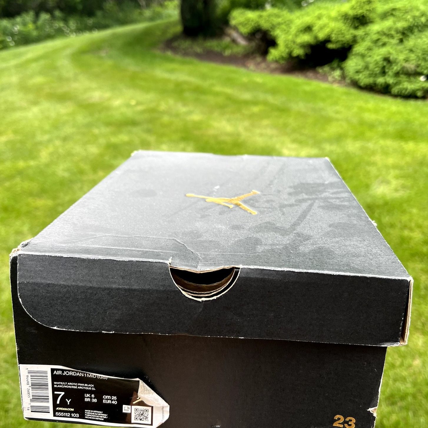 Jordan Brand × Nike Nike Air Jordan 1 Mid GS White Light Arctic Pink - Size 7 Size US 7 / EU 40 - 8 Thumbnail