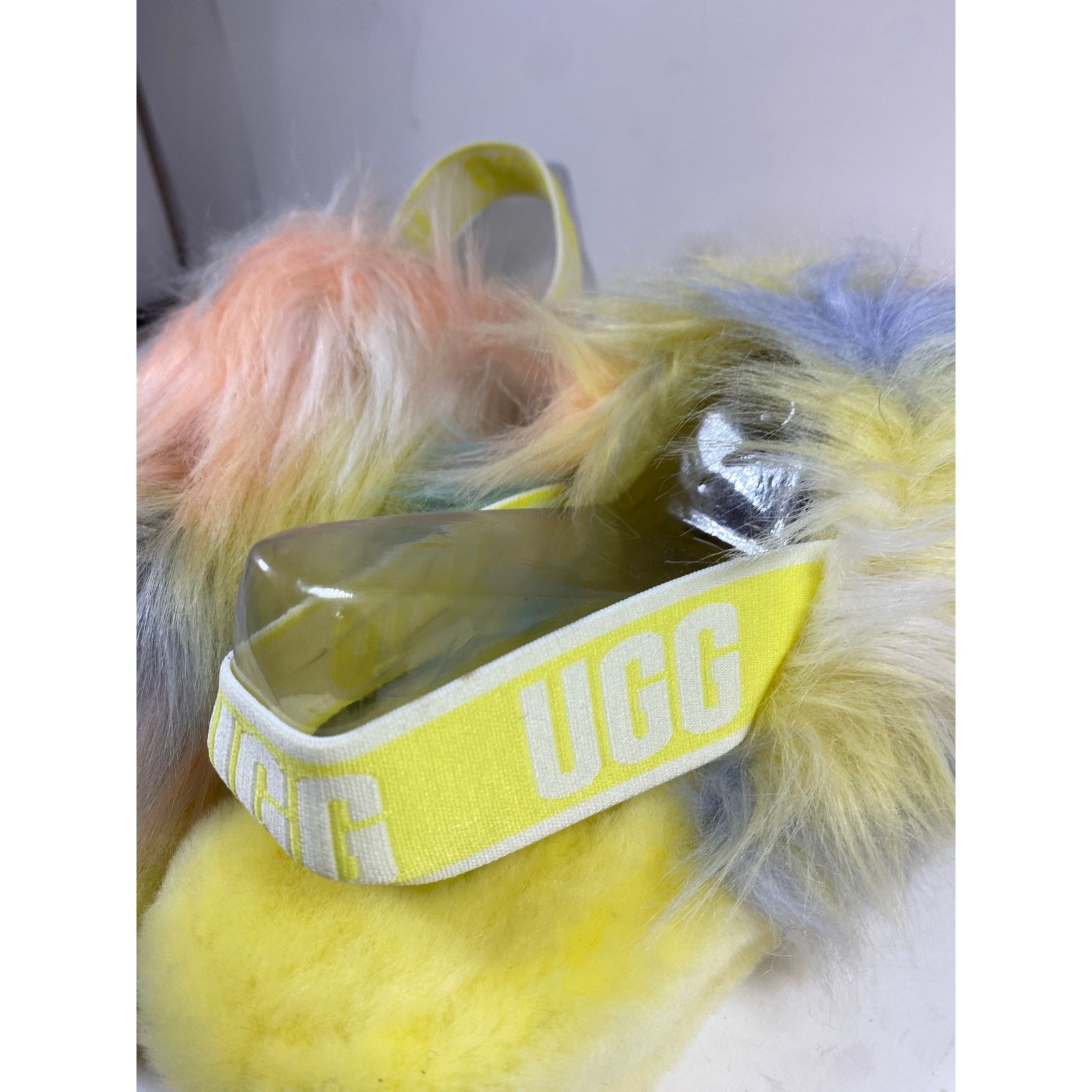 Ugg UGG Fluff Yeah Slides Yellow 9W NEW Size US 9 / IT 39 - 2 Thumbnail