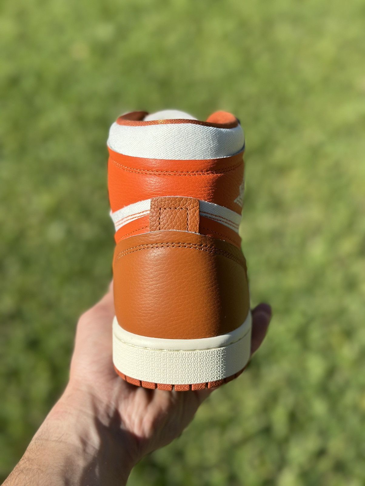 Jordan Brand Nike Air Jordan 1 High Desert Orange FB9891800 Size 11W/9.5M Size US 11 / IT 41 - 3 Thumbnail