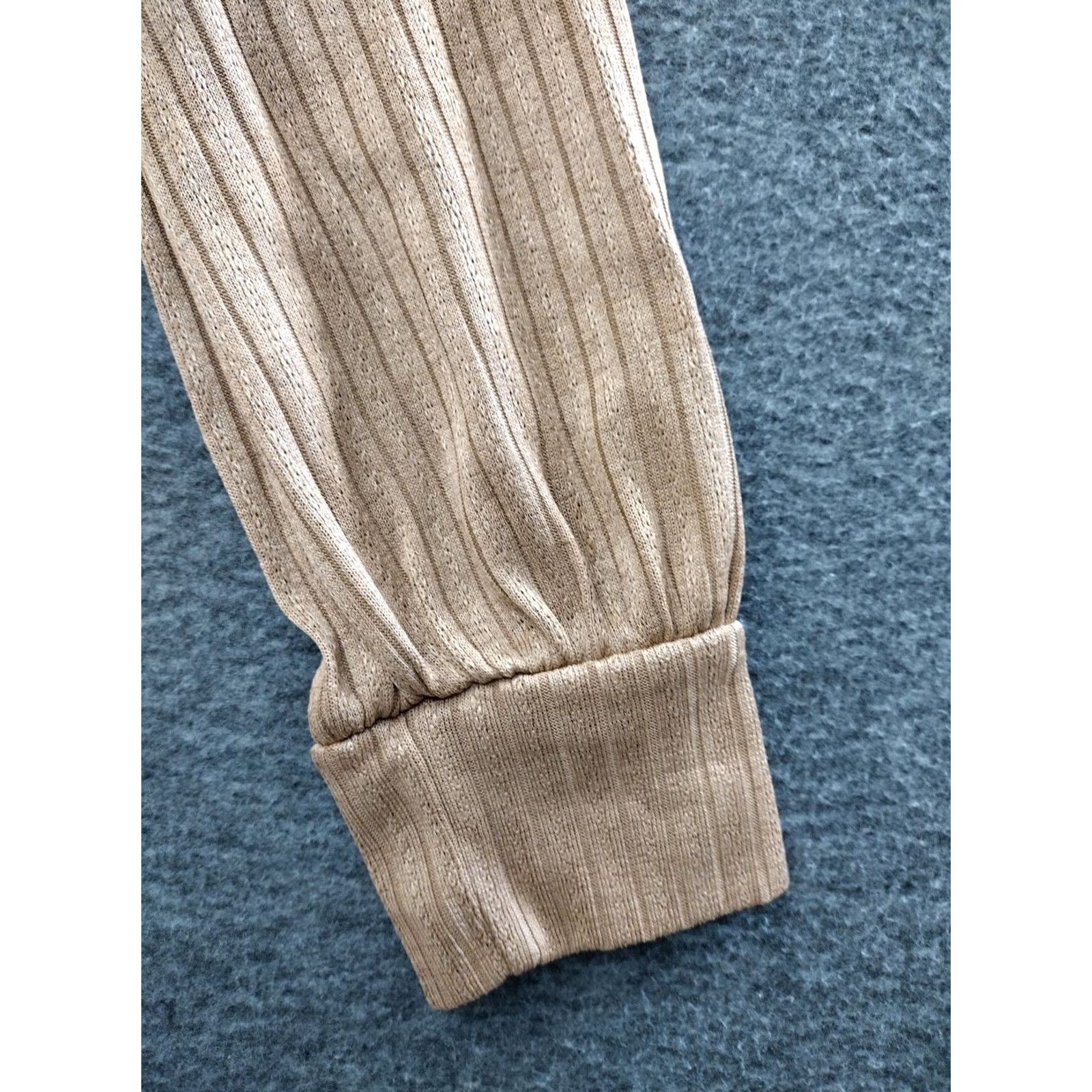 Vintage Unbranded Casual Long Sleeve Tunic Shirt Womens M Brown Ruffle Knit Polyester Spandex Rayon All Seasons Summer Bohemian Angel Pattern 90s Theme Size M / US 6-8 / IT 42-44 - 7 Thumbnail