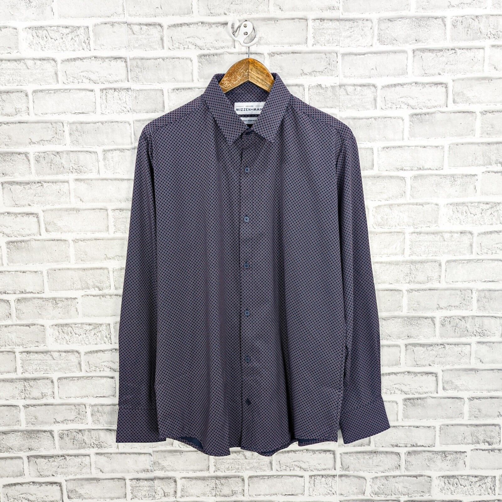 Mizzen+Main MIZZEN + MAIN Standard Fit Button up Shirt Navy Red print Size US M / EU 48-50 / 2 - 1 Thumbnail