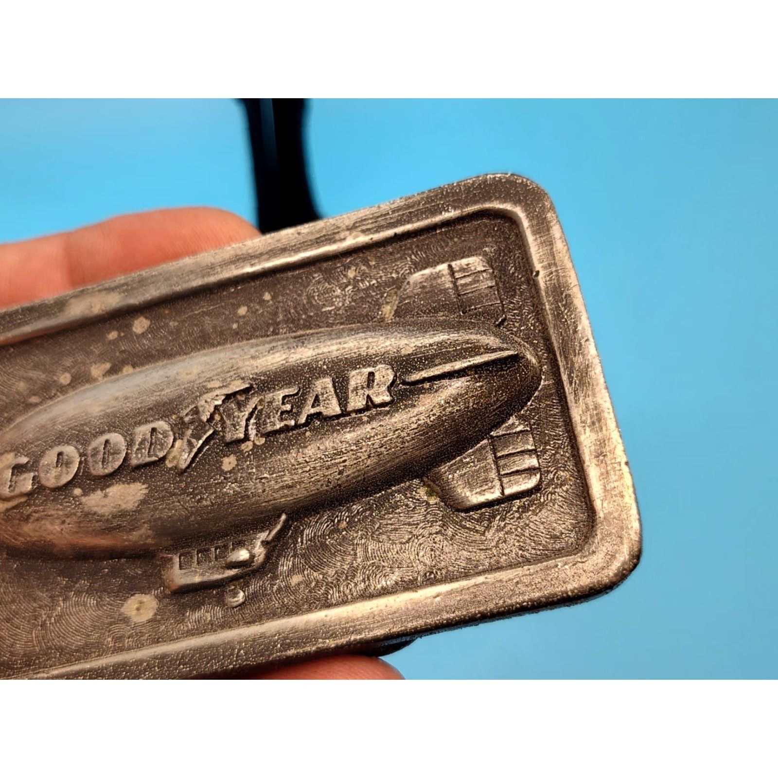 Vintage VINTAGE Goodyear Blimp Belt Buckle 1974 Gray Occupational Metal Mens Size ONE SIZE - 3 Thumbnail