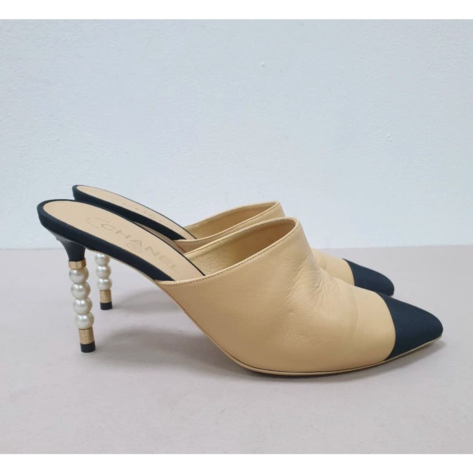 Chanel Chanel 2020 Interlocking CC Logo Mules Sz.40 Size US 9 / IT 39 - 1 Thumbnail