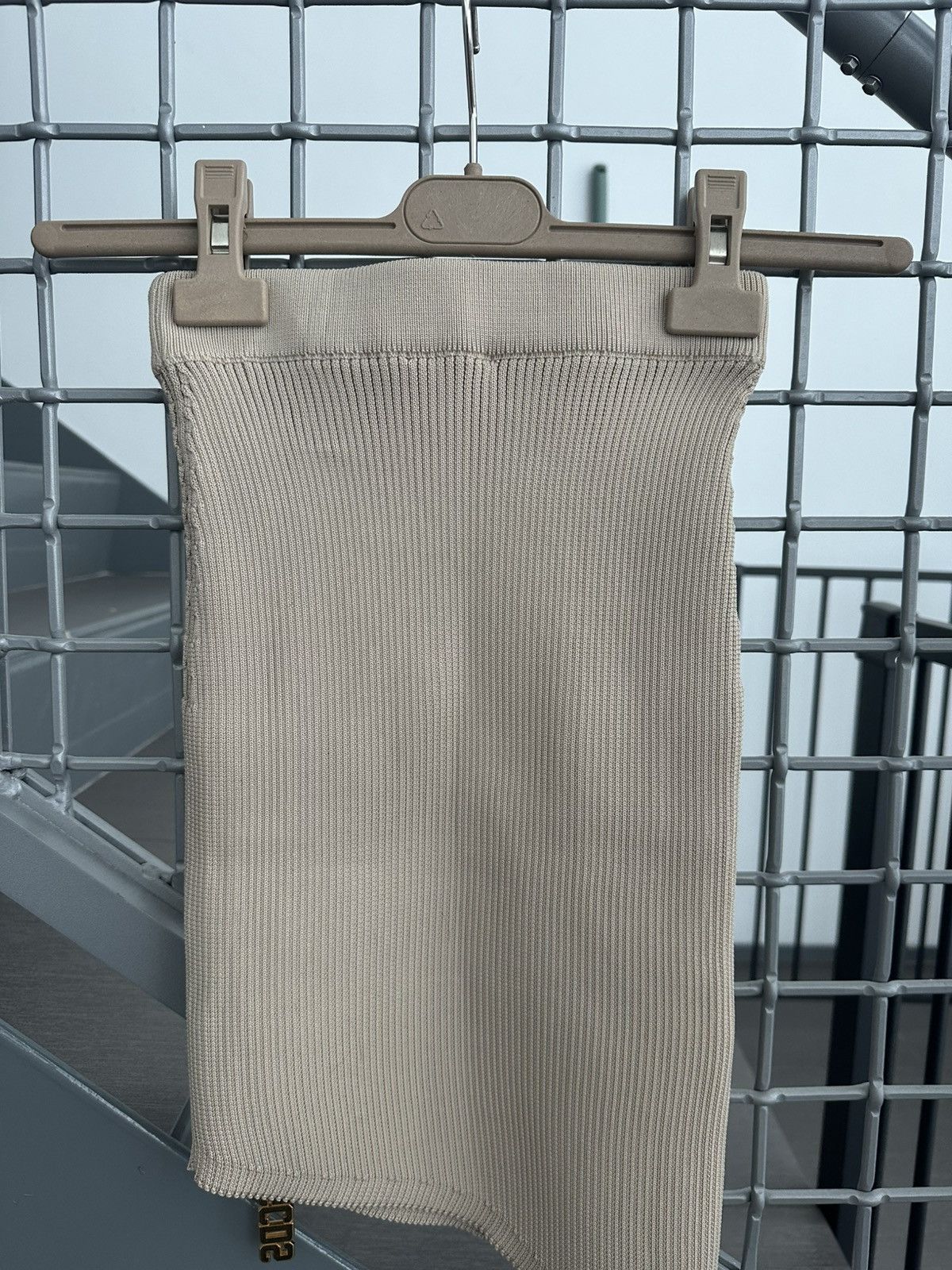 GCDS GCDS Asymmetrical Beige Ribbed Skirt with Gold Zip Accent Size 25" / US 0 / IT 36 - 4 Thumbnail