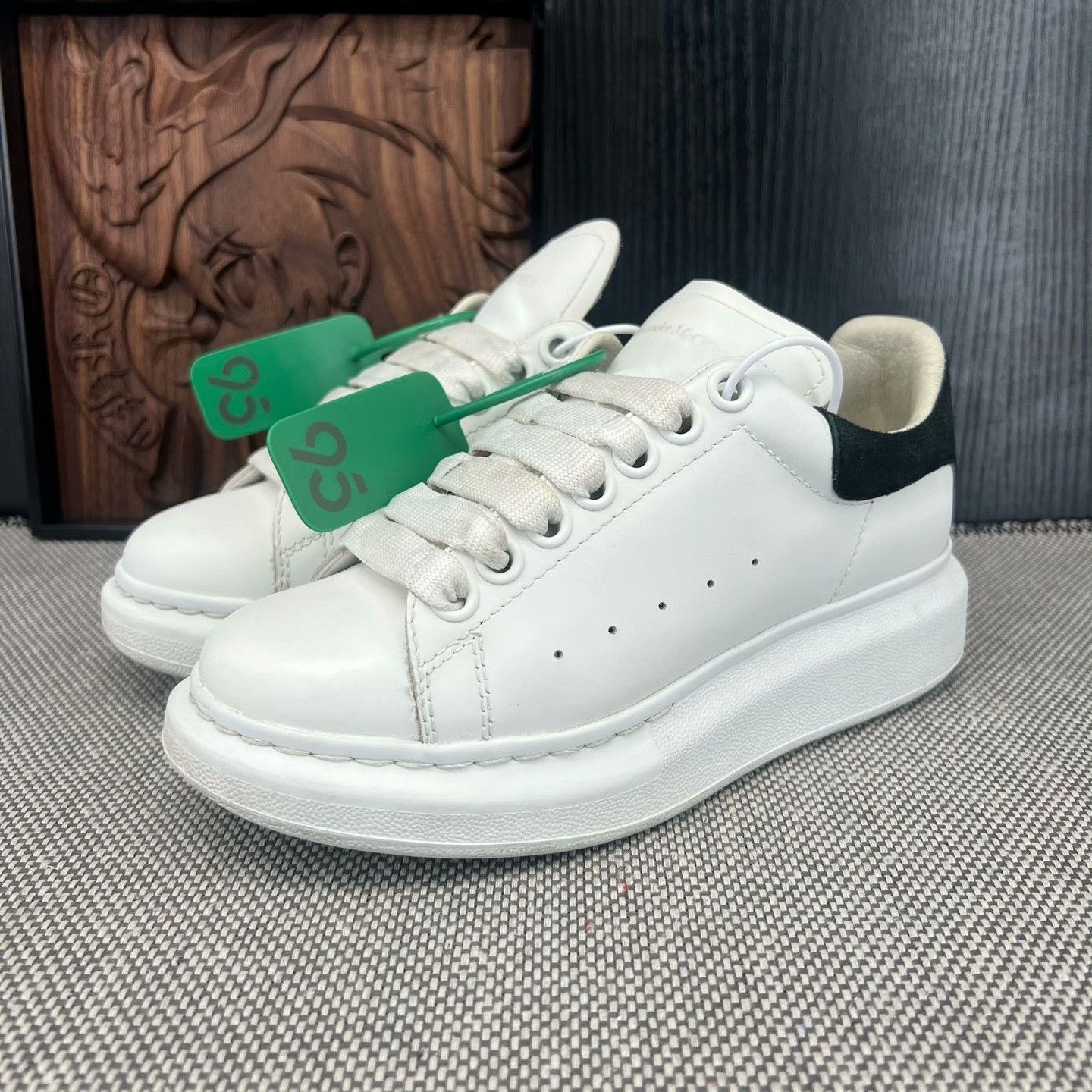 Alexander McQueen Alexander McQueen Black Lowtop Sneakers 34 Women Size US 4 / IT 34 - 1 Thumbnail