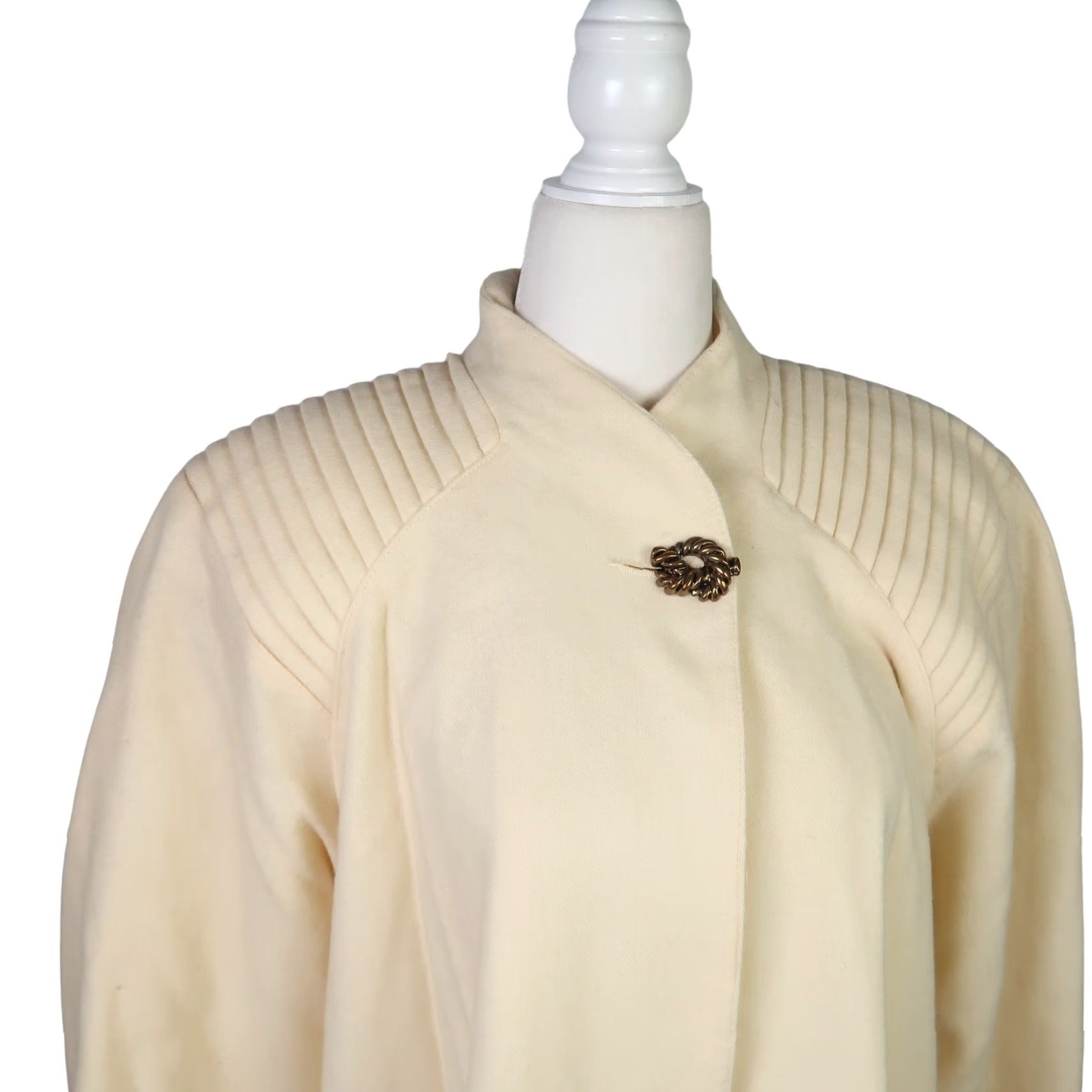 Vintage VINTAGE Portrait Cream Wool Statement Shoulder Mid-Length Coat L Womens Long Sleeve Fall Winter Overcoat Button" Size L / US 10 / IT 46 - 2 Thumbnail