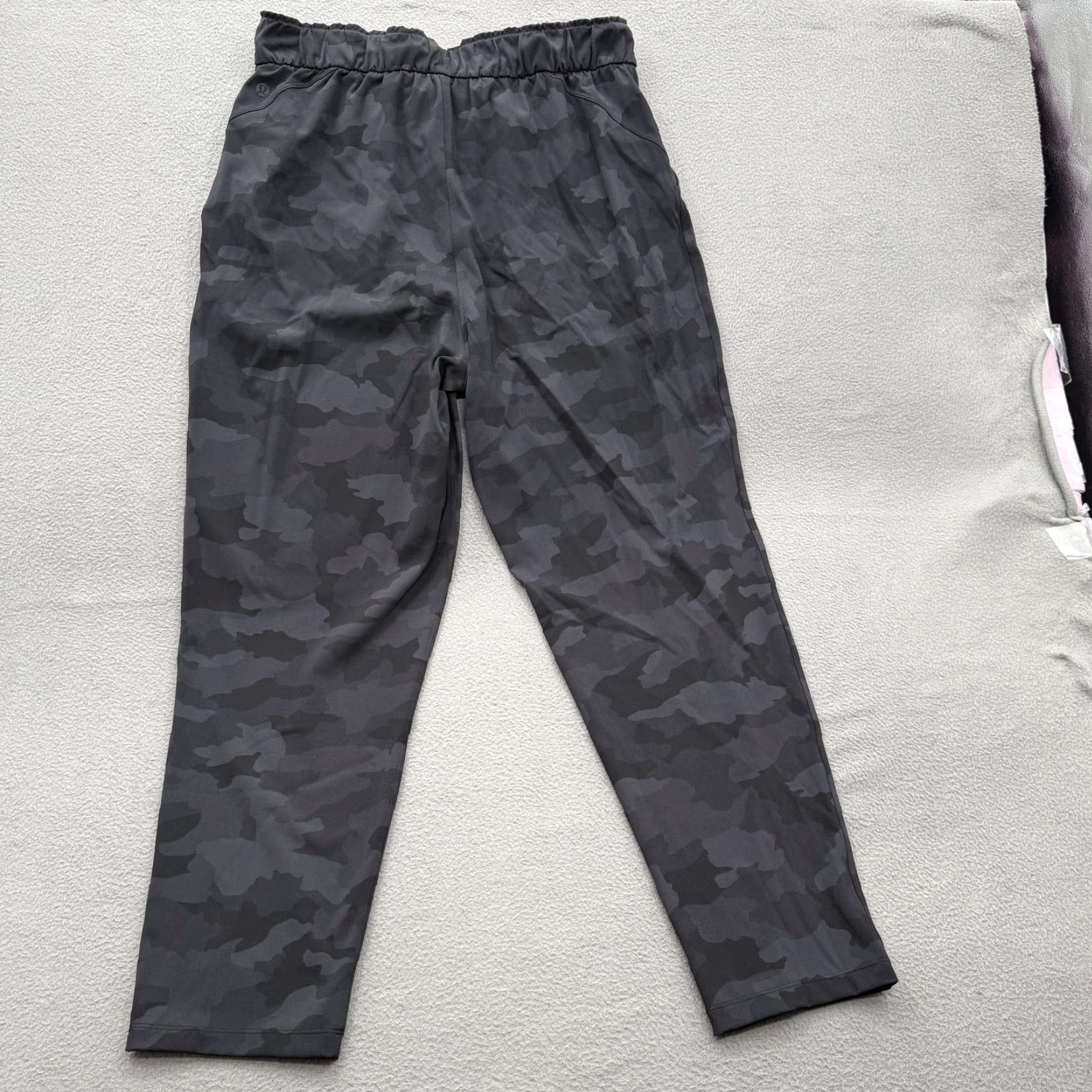 Lululemon Lululemon Jogger Pants Women 10 Gray Camouflage Elastic Waist Pockets Athletic Stretch Size 32" / US 10 / IT 46 - 2 Thumbnail