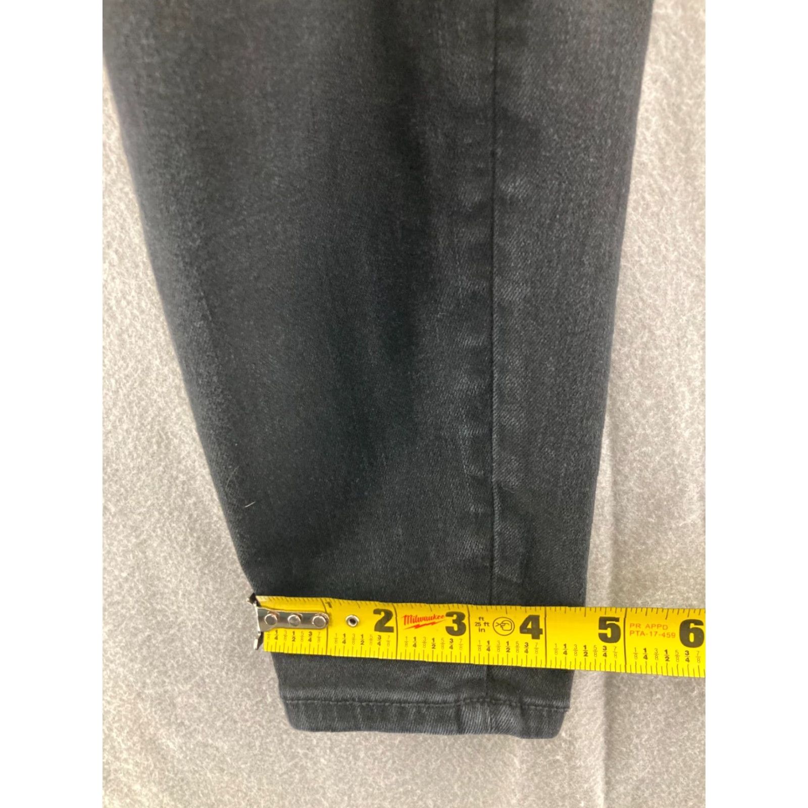 American Eagle Outfitters American Eagle Outfitters Jeans Womens 10 Black Distressed Curvy Hi Rise Jegging 24x26 Adult Regular Inseam See Photos Size 32" / US 10 / IT 46 - 6 Thumbnail