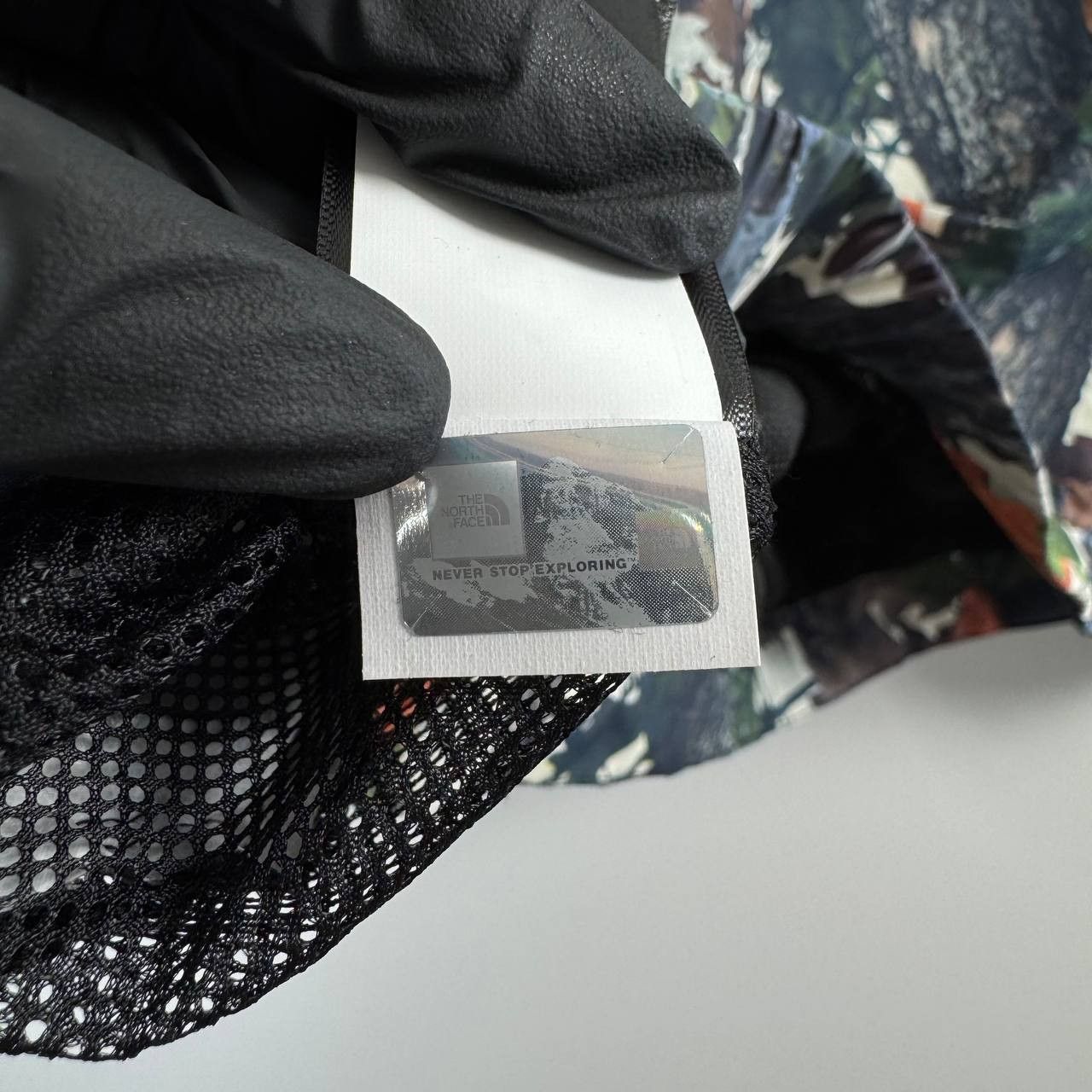 The North Face The North Face Waterproof Jacket Forest Print Womens Size L Size L / US 10 / IT 46 - 6 Thumbnail