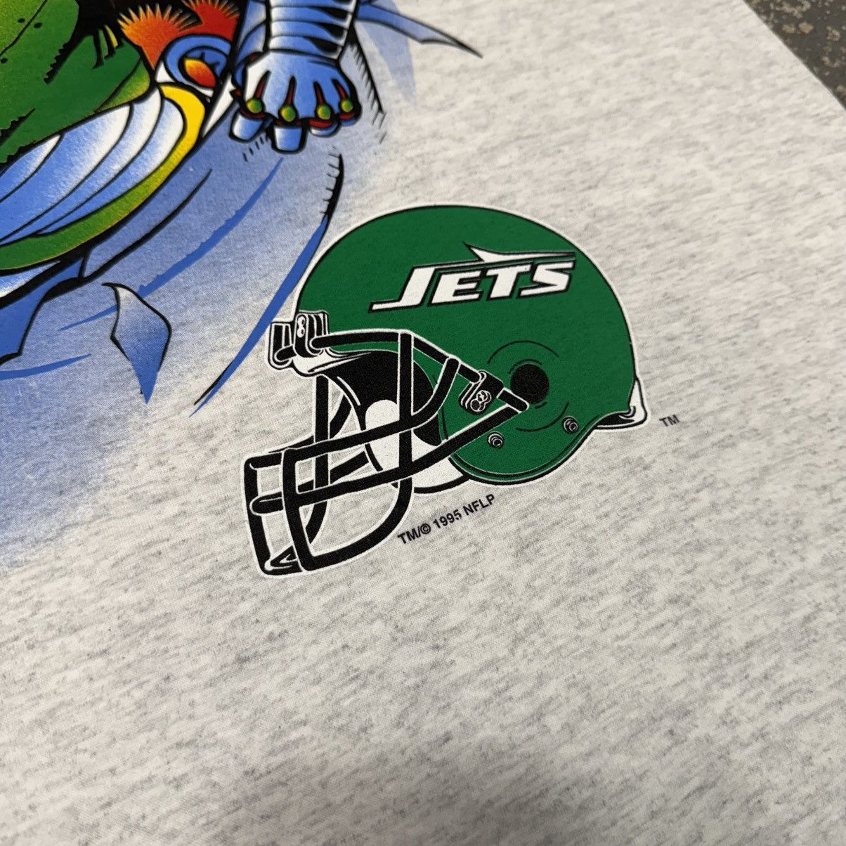 Other Vintage New York Jets Robot SuperHero NFL 1995 Tshirt Size US XL / EU 56 / 4 - 4 Thumbnail