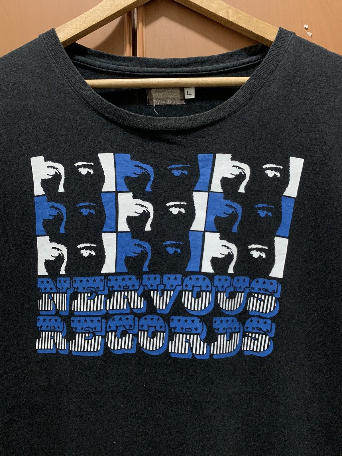 Band Tees Vintage Nervous Record 9 Faces T-shirt Size US XL / EU 56 / 4 - 2 Thumbnail