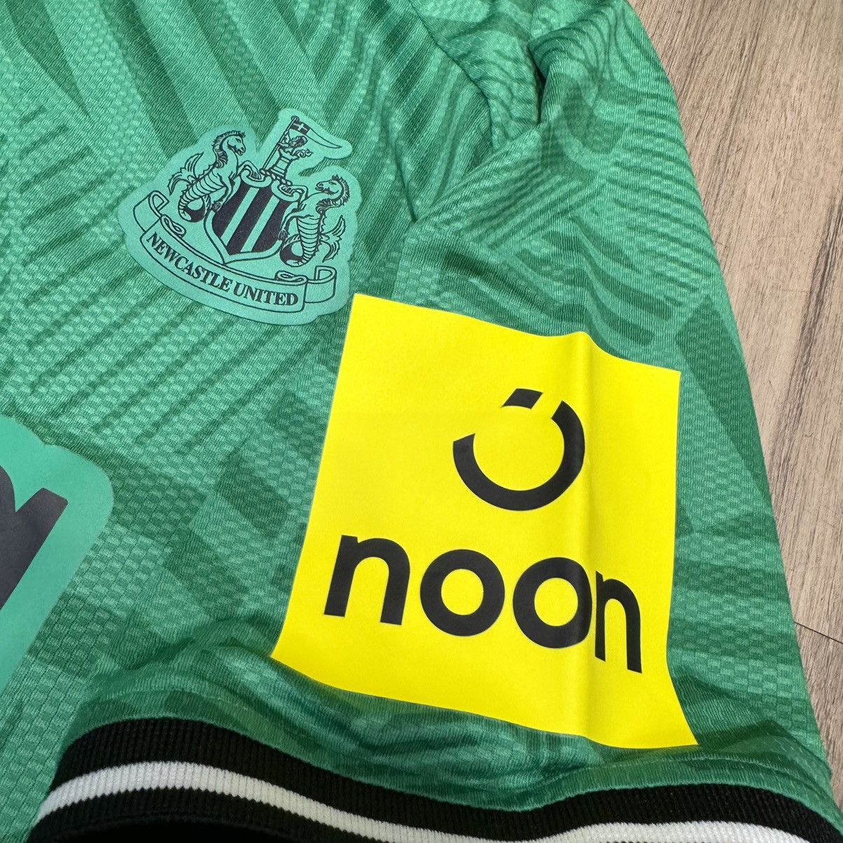 Castore Newcastle 23/24 march issued/worn shirt #6 Lascelles Size US L / EU 52-54 / 3 - 6 Thumbnail