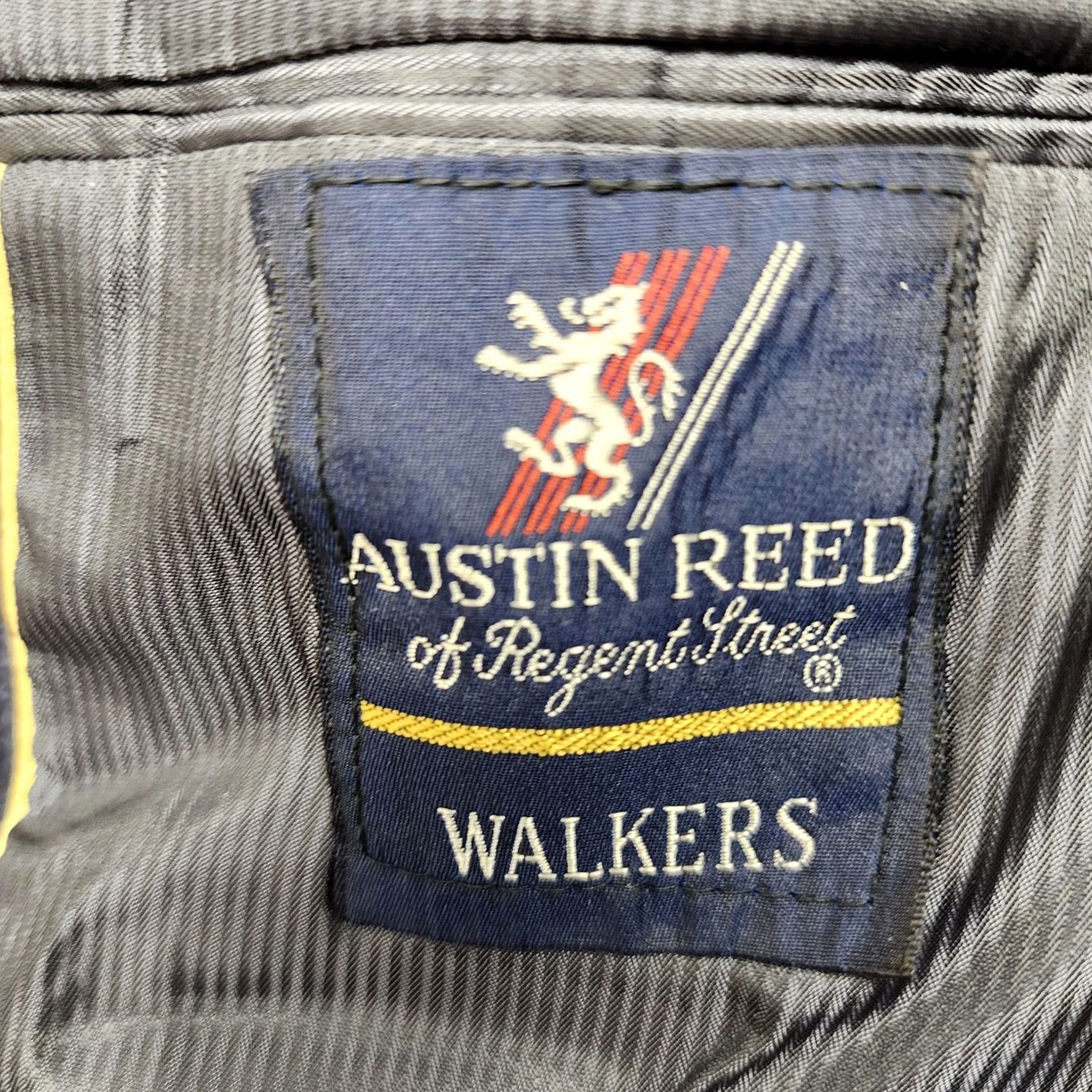 Austin Reed VINTAGE Austin Reed Sport Coat Blazer Mens 42 Short Blue Plaid Union Made USA Size US 42 / EU 58 - 3 Thumbnail