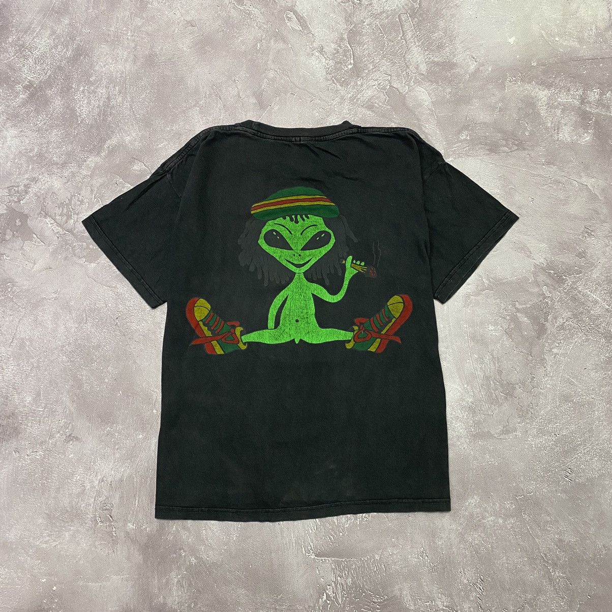 Pre-owned Humor X Vintage Weed Alien Faded T-shirt In Black