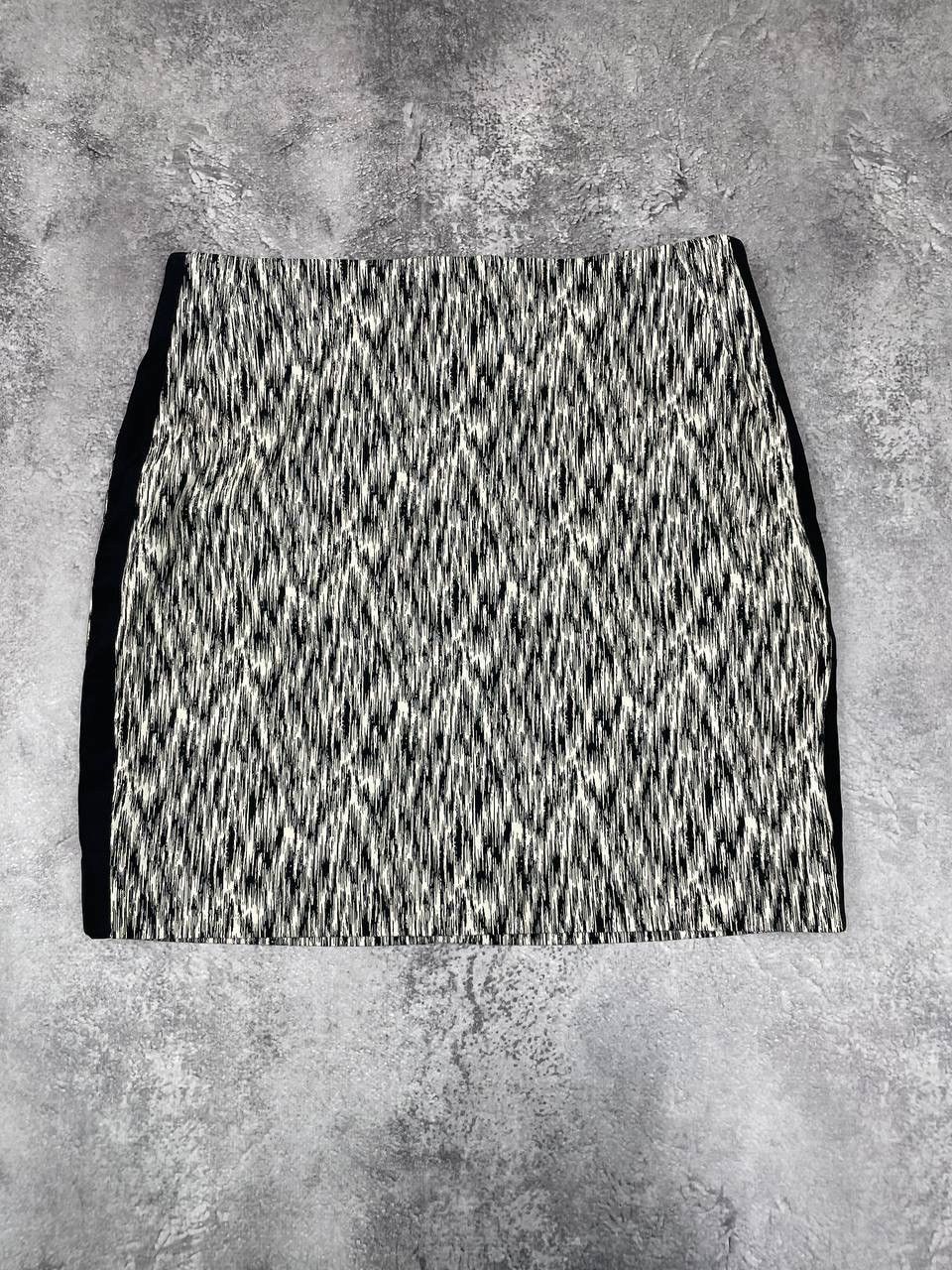 Sandro Sandro Women Pattern Mini Skirt Black White Size Small Size 28" / US 6 / IT 42 - 1 Thumbnail