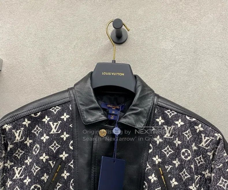 Louis Vuitton Louis Vuitton Printed logo bomber jacket Size XS / US 0-2 / IT 36-38 - 5 Thumbnail