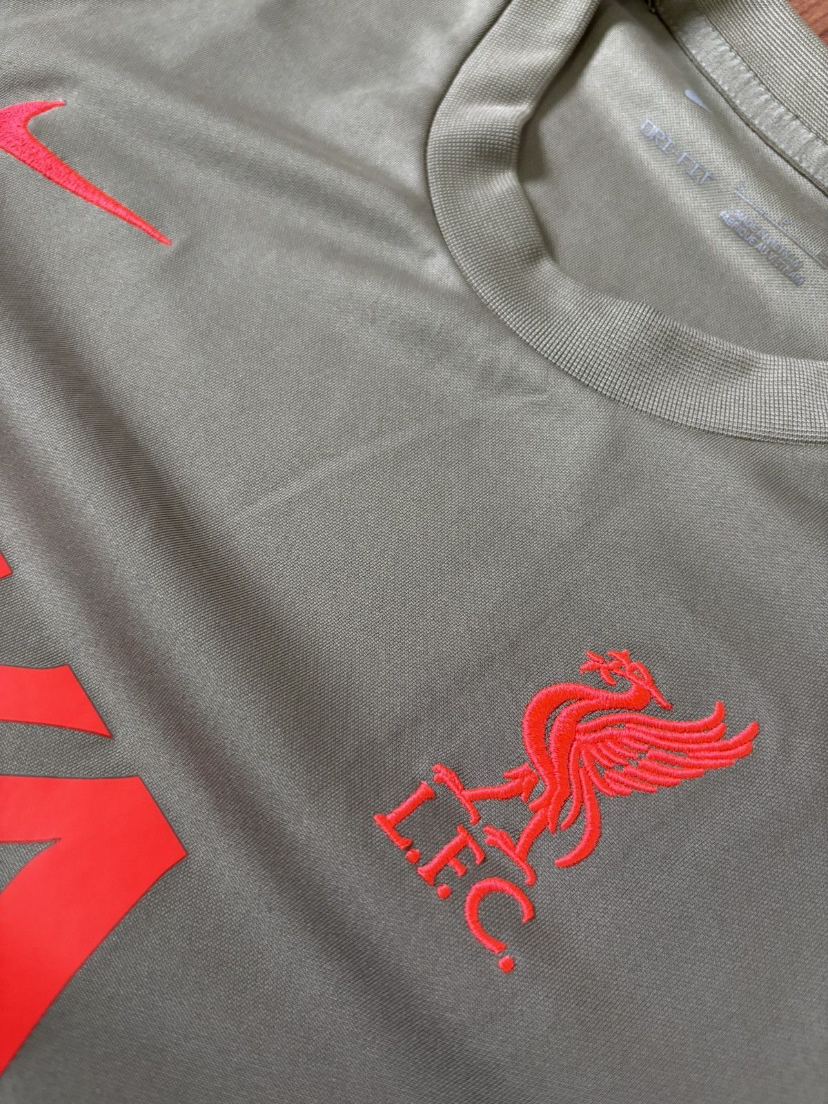 Nike Liverpool 2021/22 training T shirt Size US S / EU 44-46 / 1 - 3 Thumbnail