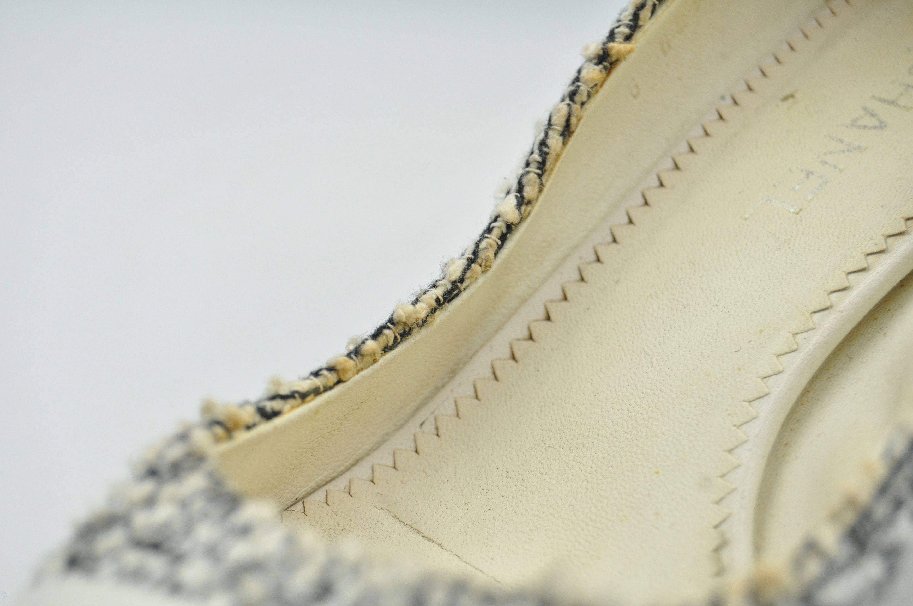 Chanel Chanel - Toe Cap Tweed Pumps Size US 5.5 / IT 35.5 - 7 Thumbnail