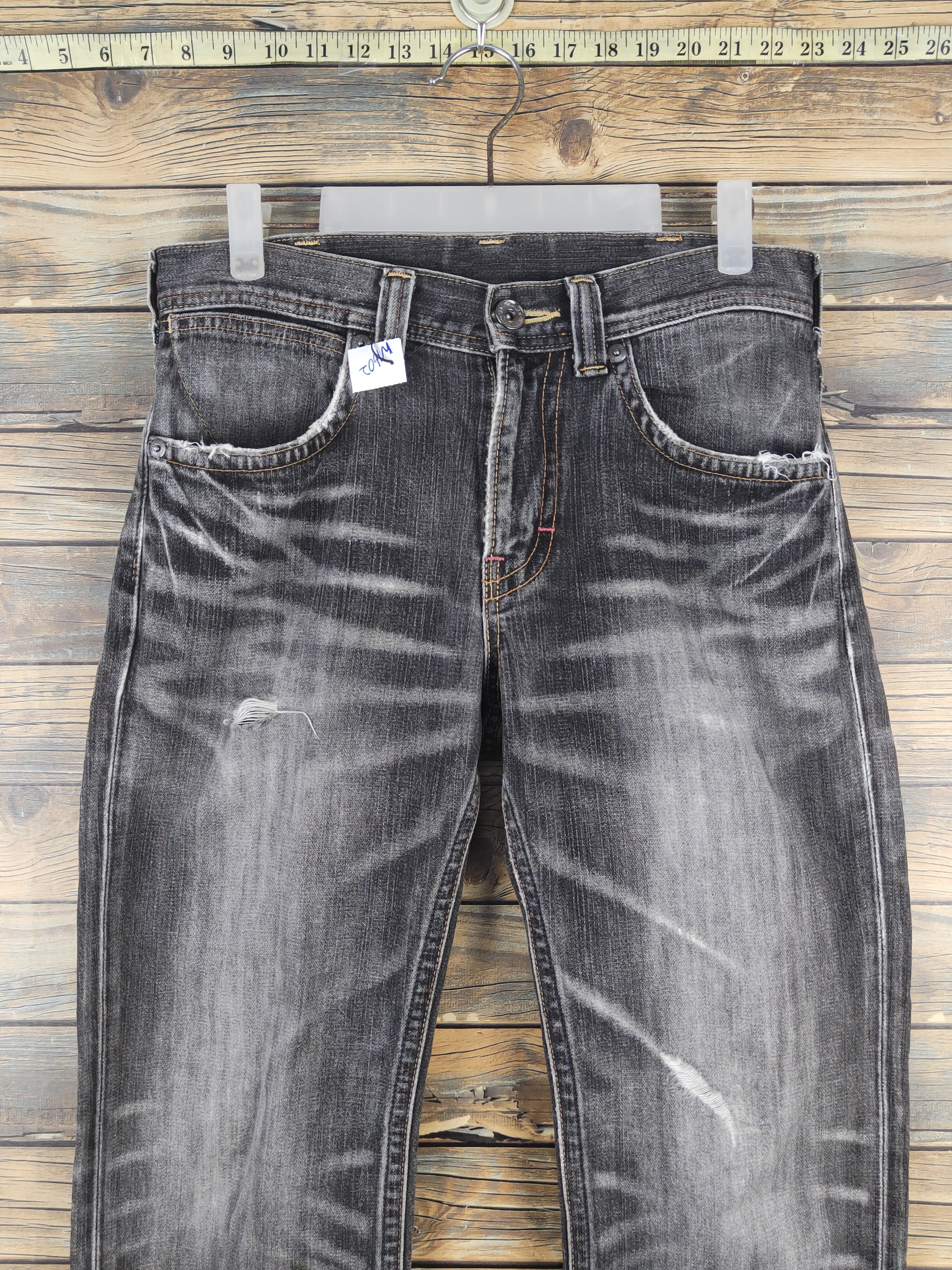 Vintage Wrangler Black Distressed Ripped denim Jeans #W1602 Size US 30 / EU 46 - 2 Thumbnail