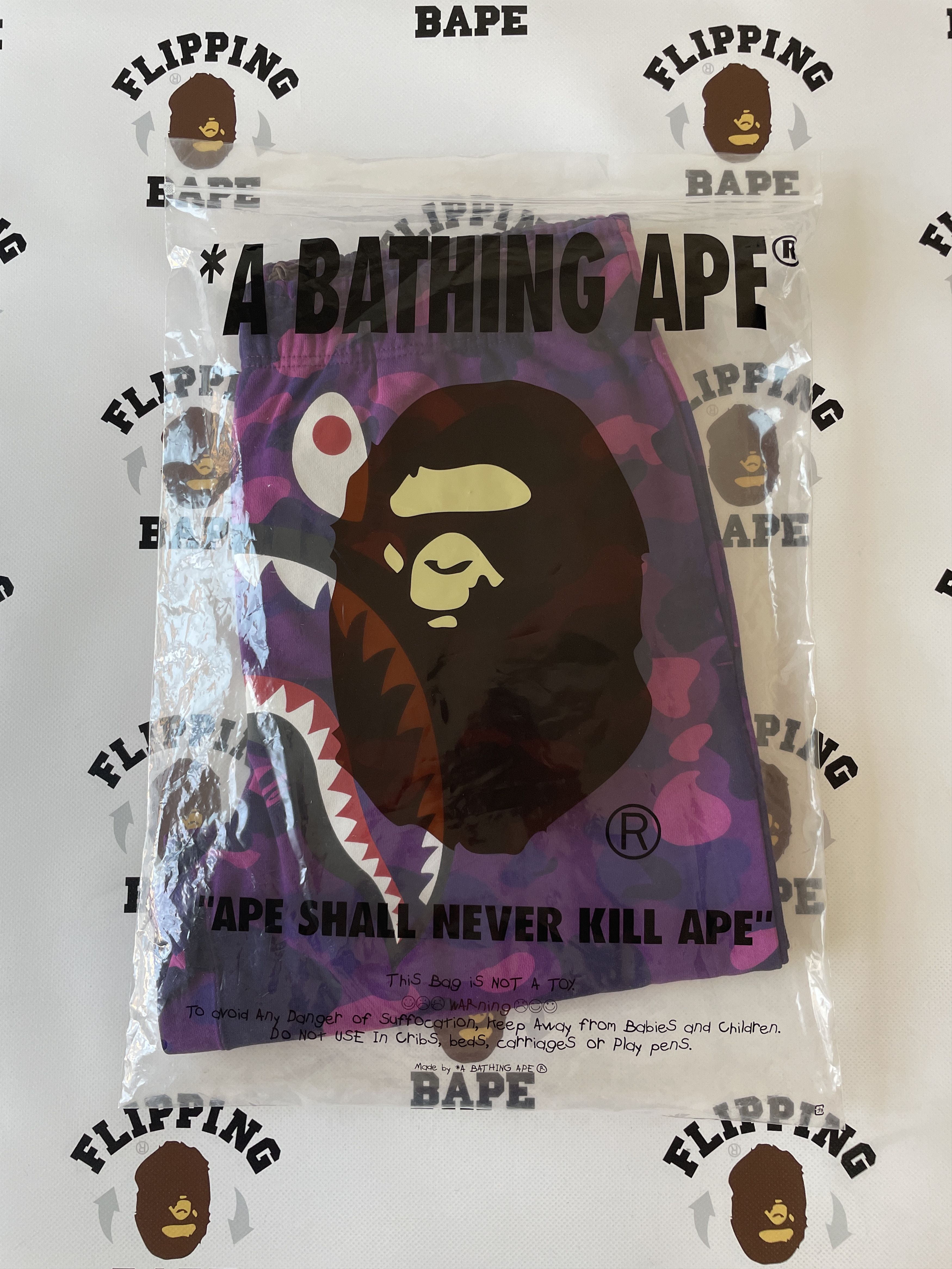 Bape BAPE COLOR CAMO SHARK SWEAT SHORTS Size US 36 / EU 52 - 11 Thumbnail