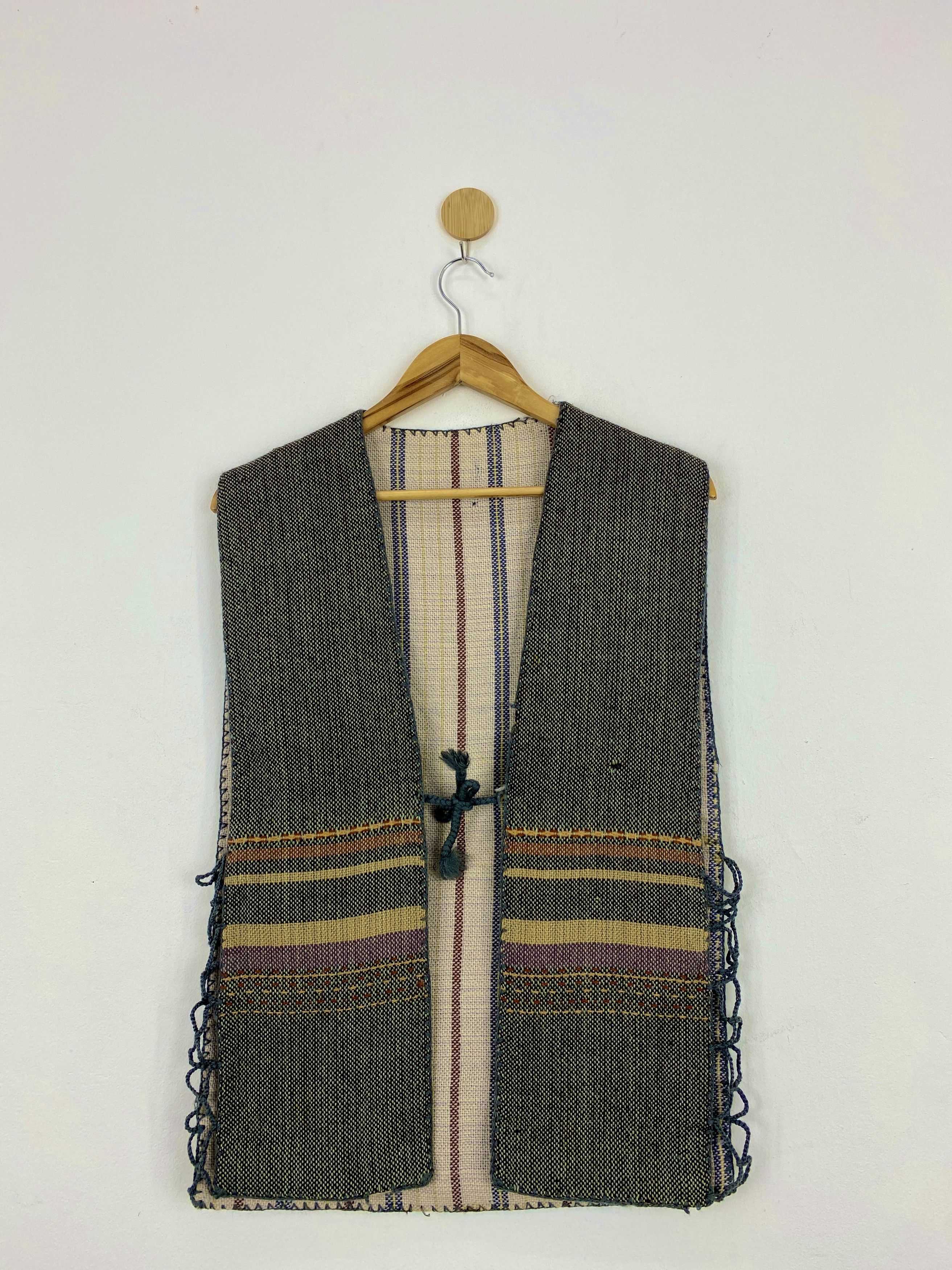 Native Vintage Native Navajo Knit Vest J1758 Size US XXS / EU 40 - 1 Thumbnail
