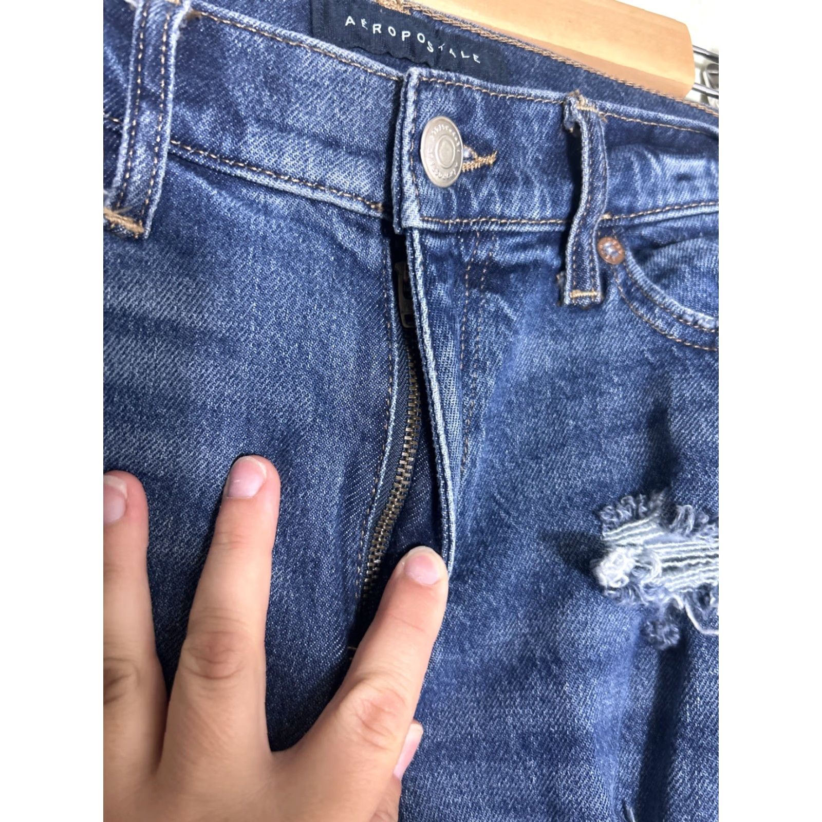 Vintage Aéropostale Jeans Womens 00 Medium Wash Distressed Mom Blue 24X28 Mens? Size 40" / US 18 - 6 Thumbnail