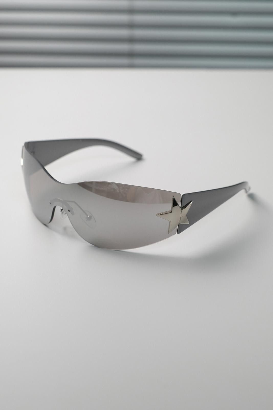 Other Y2k Vtg Avant Garde Cyber Punk Sliver Sunglasses Unisex OS Size ONE SIZE - 1 Thumbnail