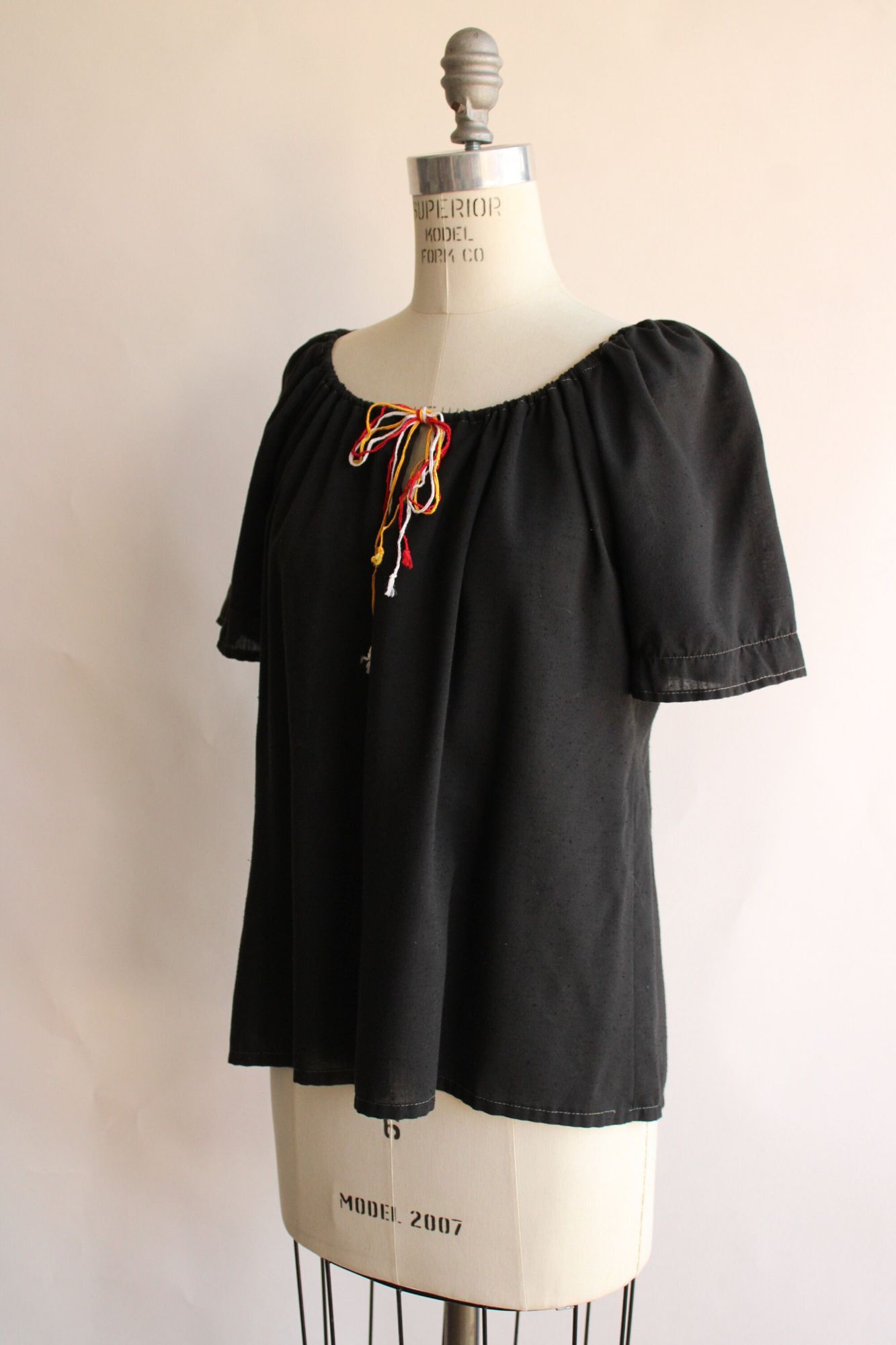 Vintage Vintage 1970s 1980s Blouse, Black Peasant Shirt, Keyhole Nec Size M / US 6-8 / IT 42-44 - 6 Thumbnail