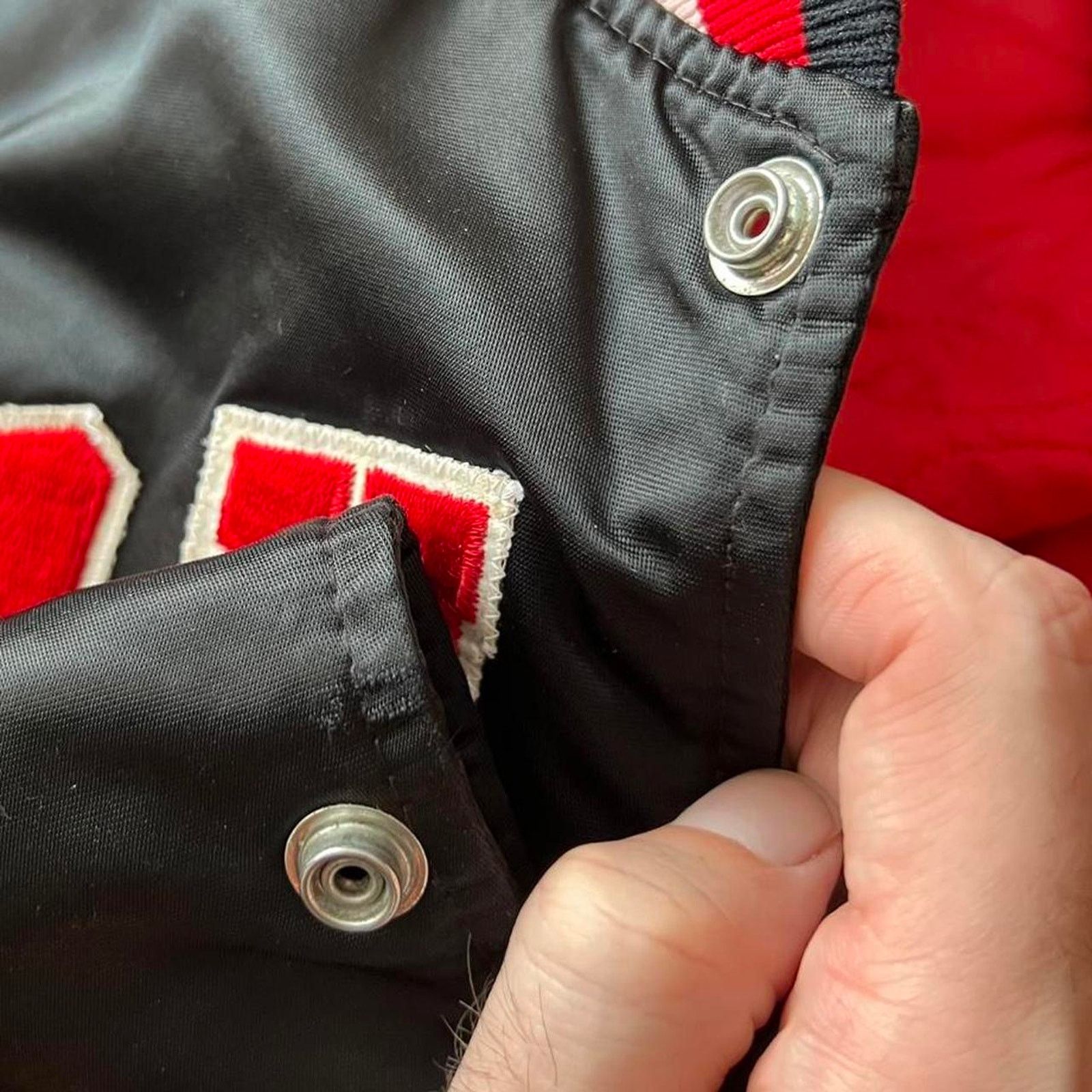 Starter Vintage 80s Chicago Bulls Starter Satin Jacket | Size XL Size US XL / EU 56 / 4 - 8 Thumbnail
