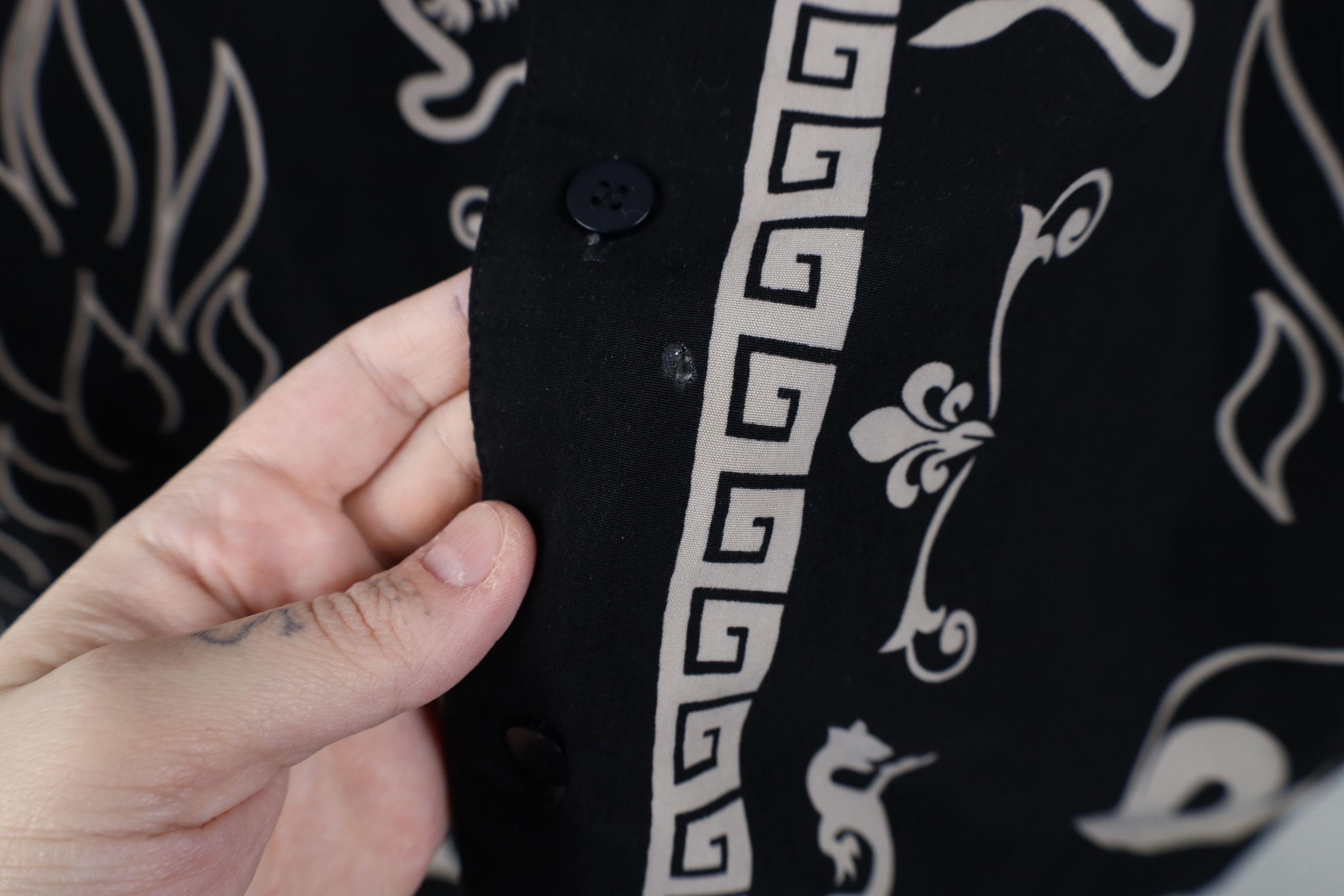Vintage Vintage 90s Y2K Streetwear Flames Yin Yang Button Shirt Size US XL / EU 56 / 4 - 4 Thumbnail