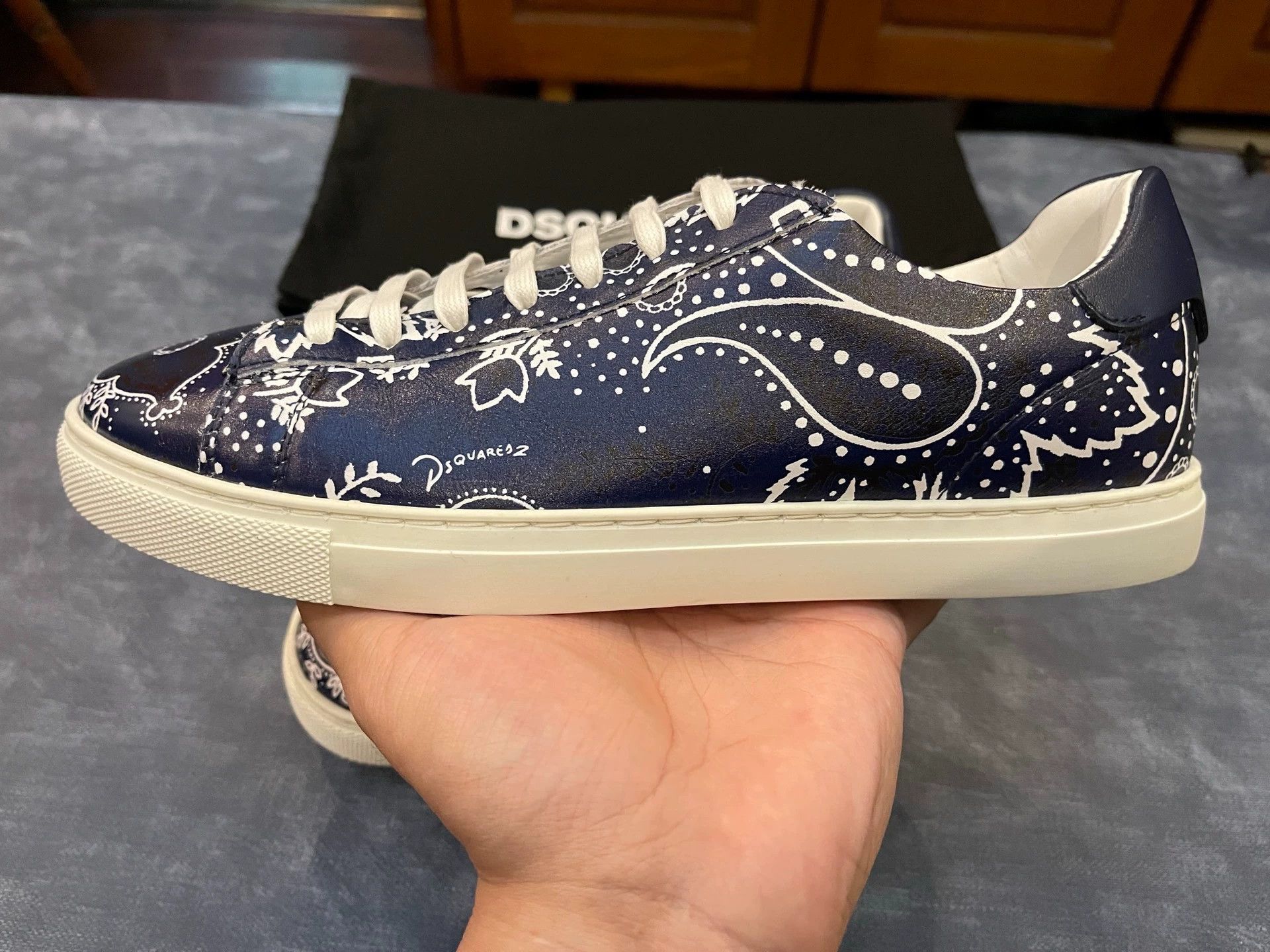Dsquared2 Dsquared2 D2 Sneaker EUR40 Blue & White Porcelain Print Size US 7 / EU 40 - 2 Thumbnail