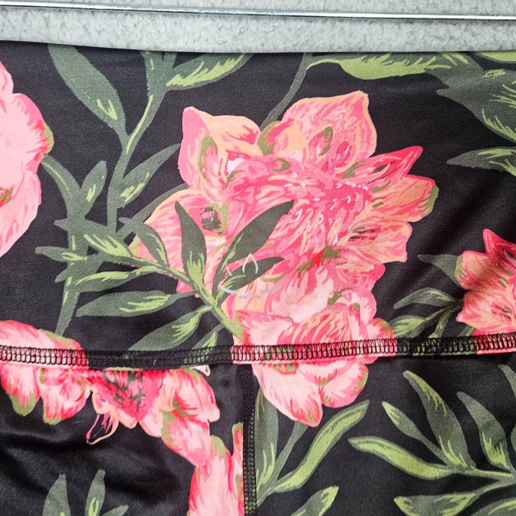 Beyond Yoga Beyond Yoga Women’s High Rise Protes Vine tropical Side Stripes Pant Sz L Size 36" / US 14 / IT 50 - 3 Thumbnail