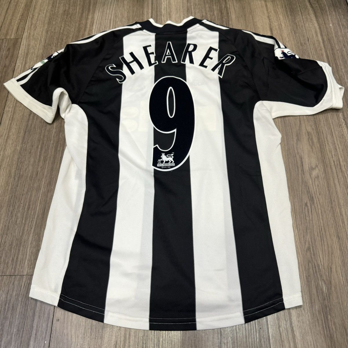 Adidas Newcastle 01/03 home shirt #9 Shearer Size US S / EU 44-46 / 1 - 2 Thumbnail
