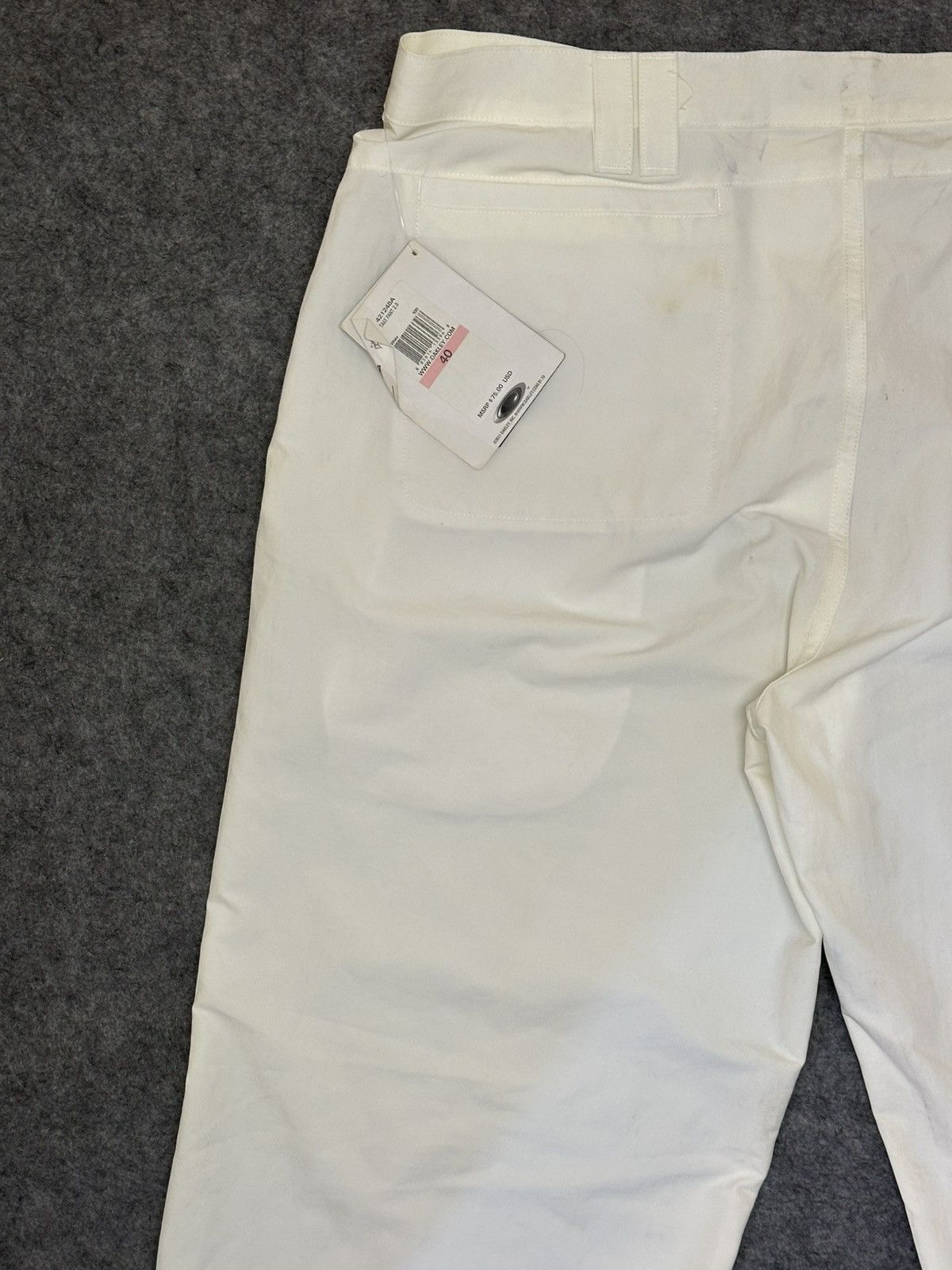 Oakley Oakley golf pants with a performance nylon tech design. Size US 40 / EU 56 - 5 Thumbnail
