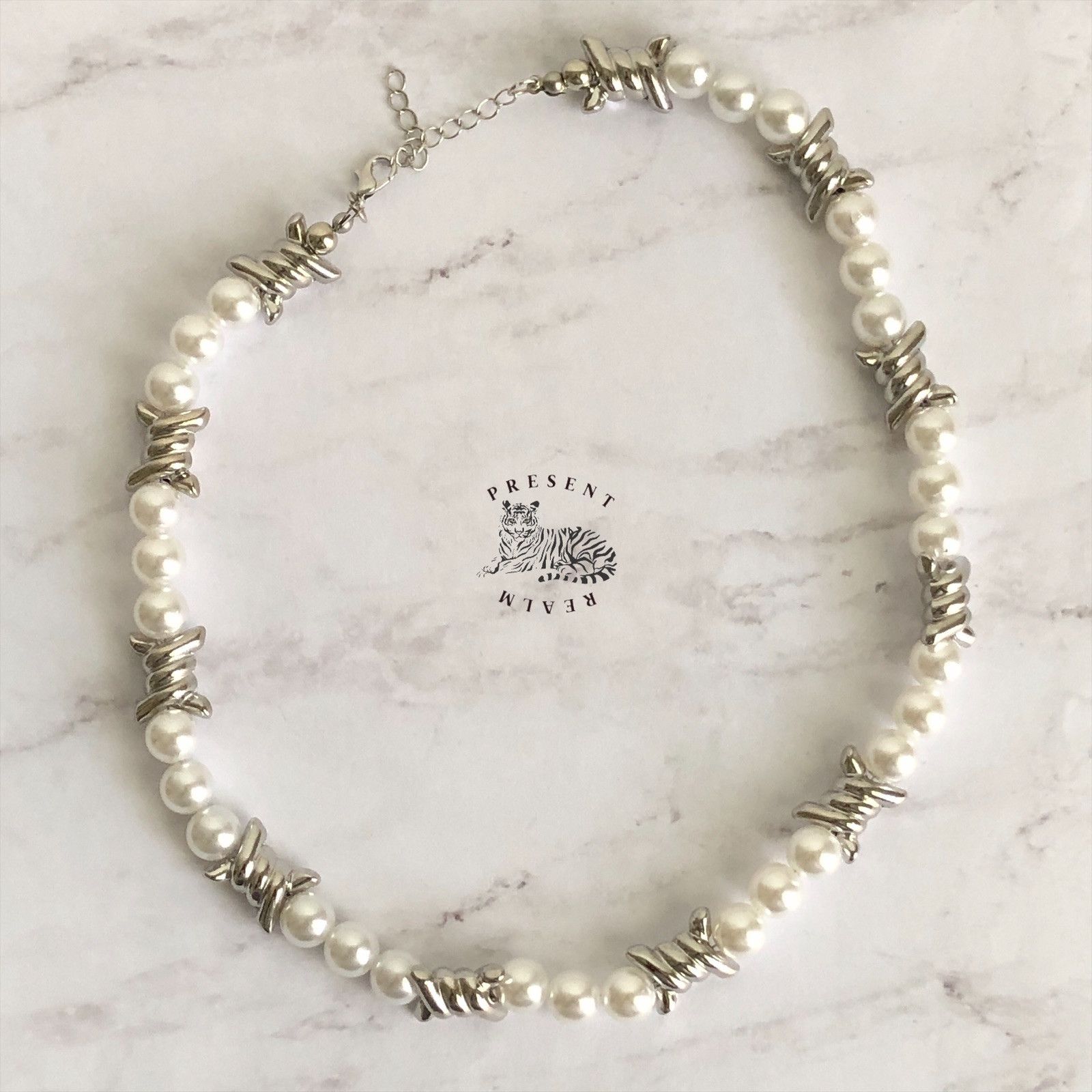 Jewelry × Vintage Faux Barbed Wire Pearl Necklace Size ONE SIZE - 3 Thumbnail