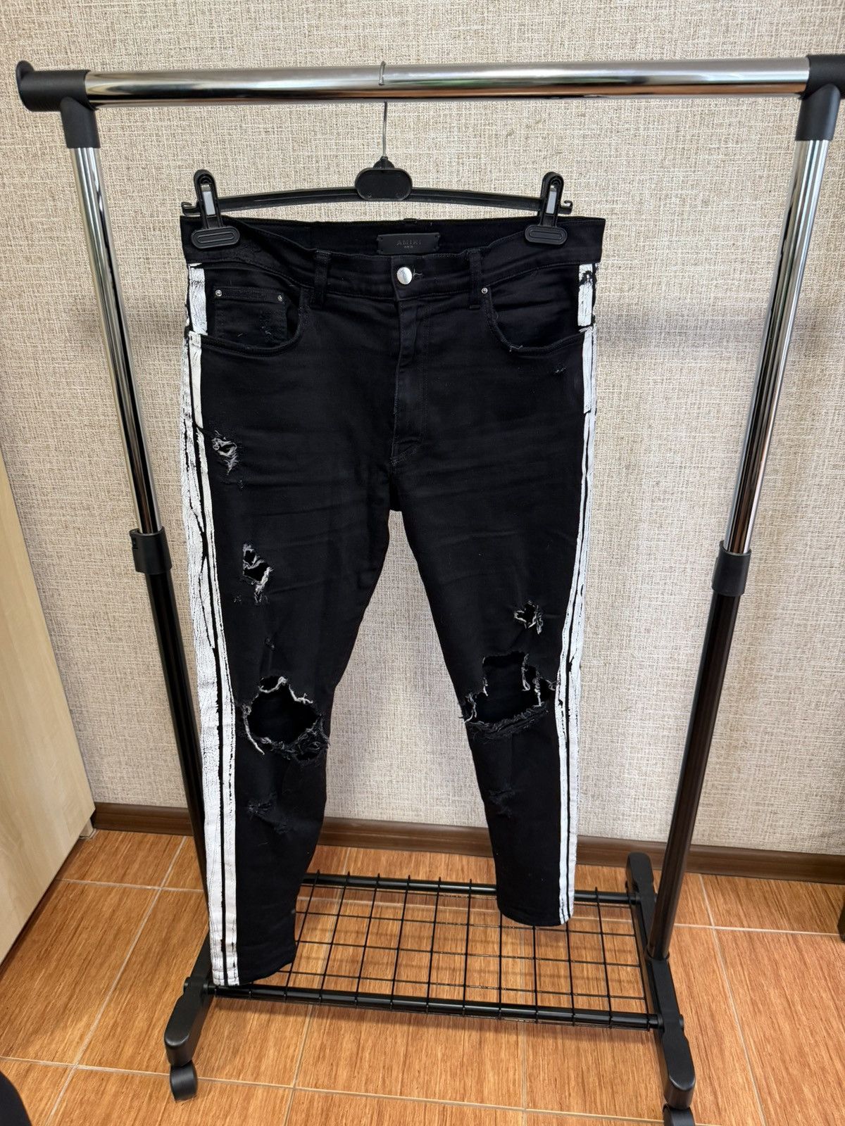 Amiri AMIRI DISTRESSED SLIM JEANS Size US 36 / EU 52 - 1 Thumbnail