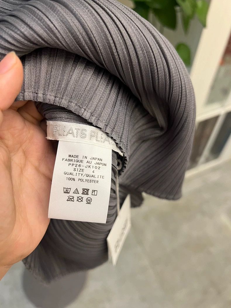 Issey Miyake Issey Miyake size:4 Grey pleated vest Size S / US 4 / IT 40 - 2 Thumbnail
