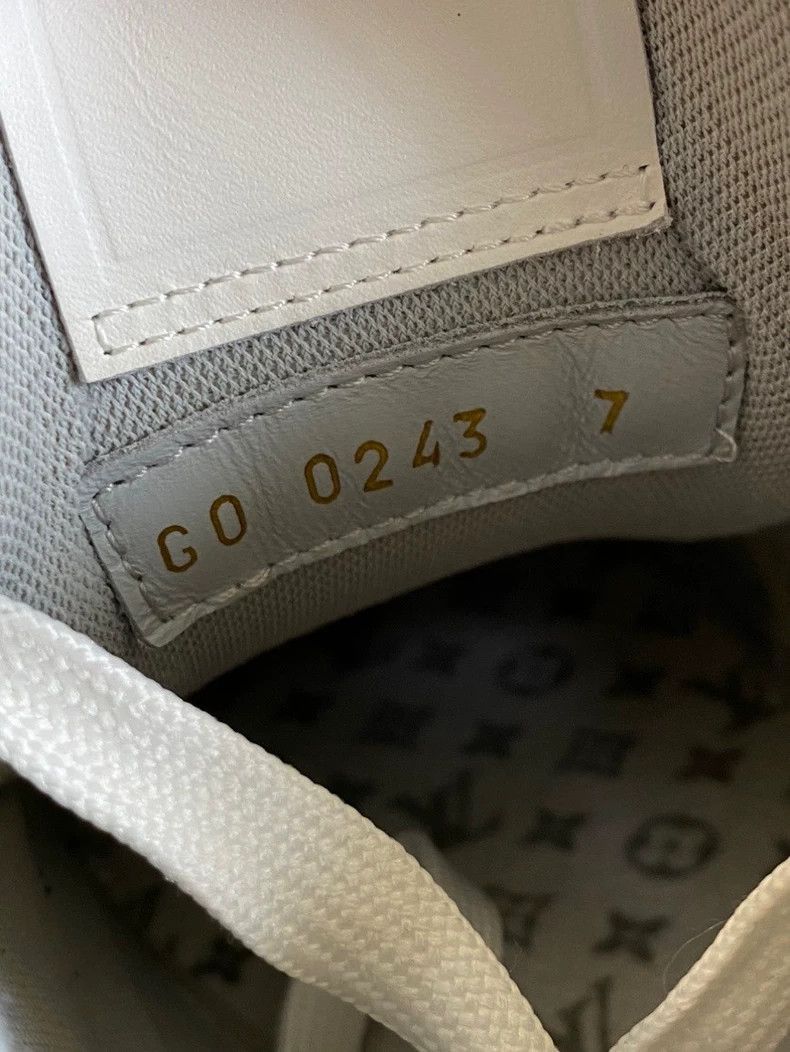 Louis Vuitton LOUIS VUITTON Trainer White Sports Sneakers-2506 Size US 7 / EU 40 - 8 Thumbnail