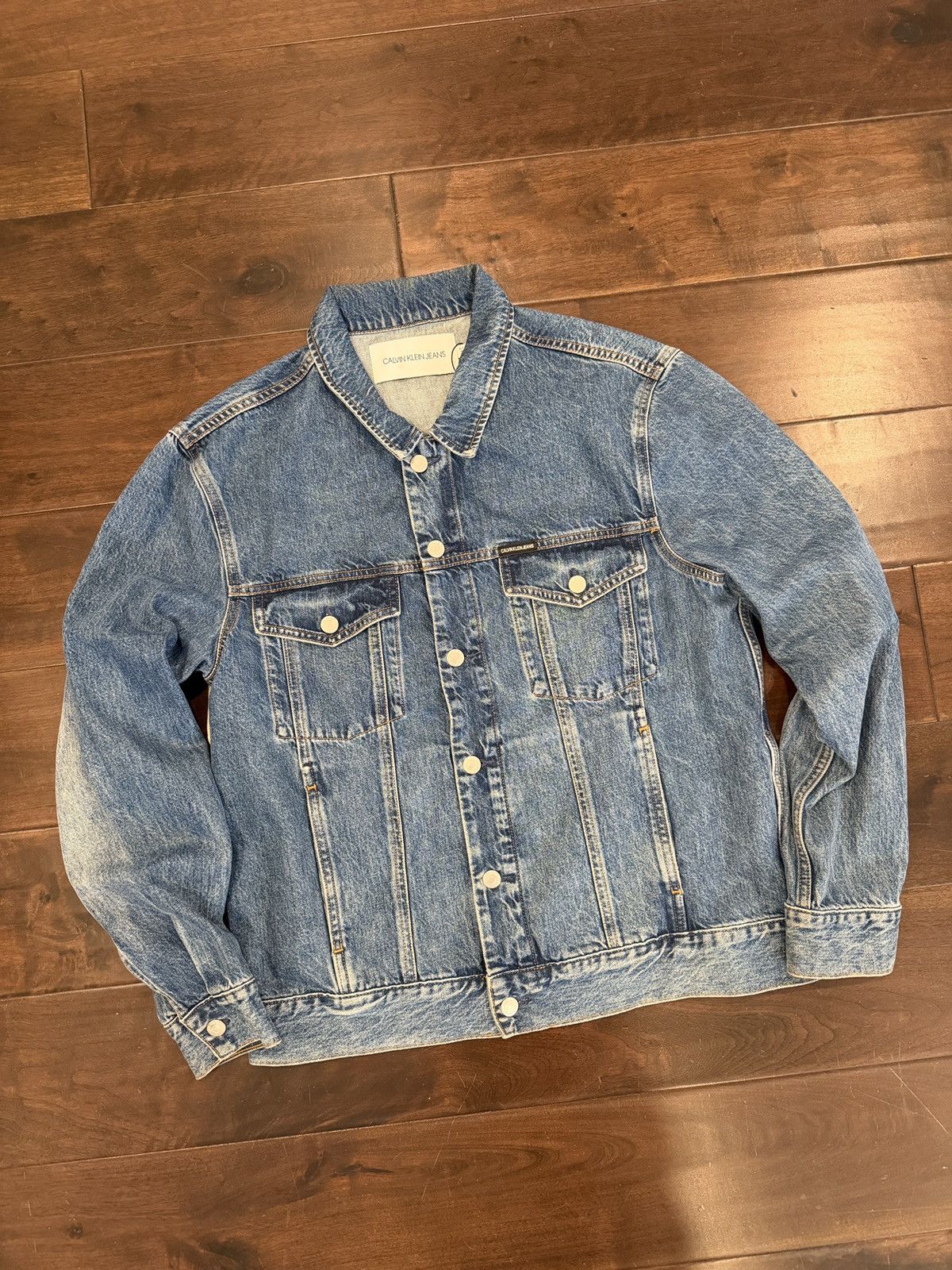 Calvin Klein Calvin Klein Mountain-Print Denim Trucker Jacket Size US XL / EU 56 / 4 - 3 Thumbnail