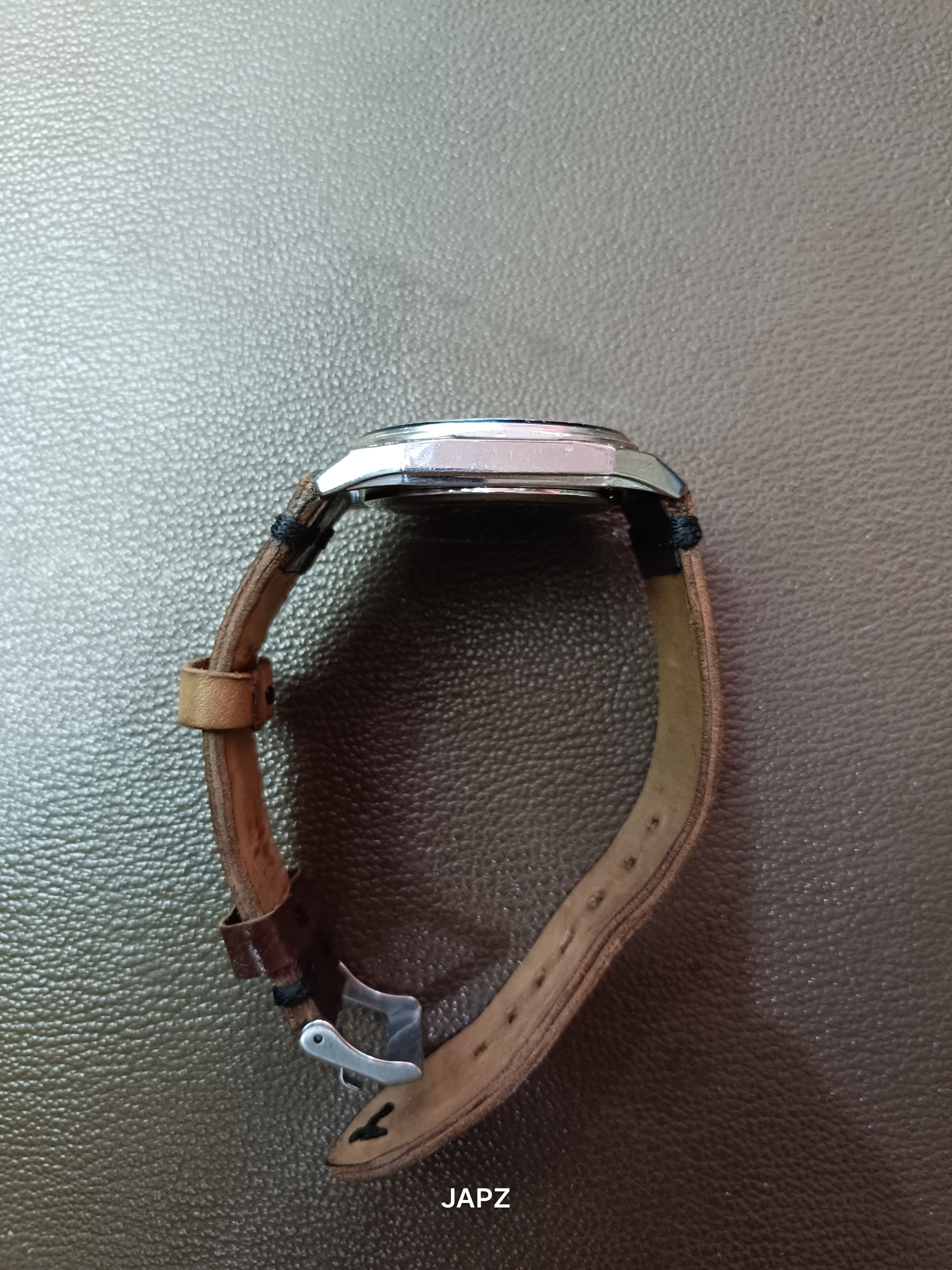 Casio Rare Casio mtf 117 champange dial watch Size ONE SIZE - 4 Thumbnail