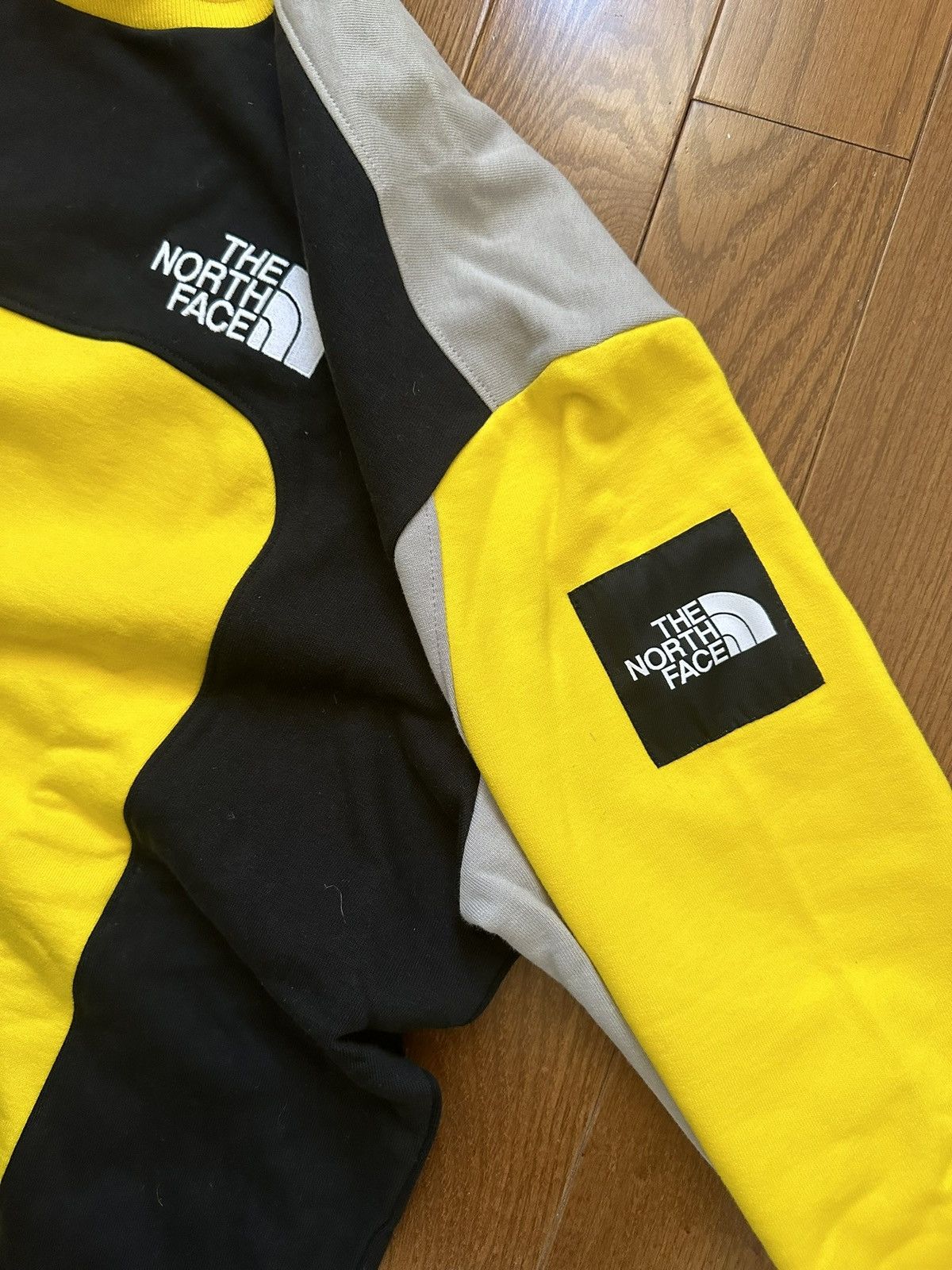 The North Face The North Face x Shantell Martin Crewneck Size US M / EU 48-50 / 2 - 2 Thumbnail